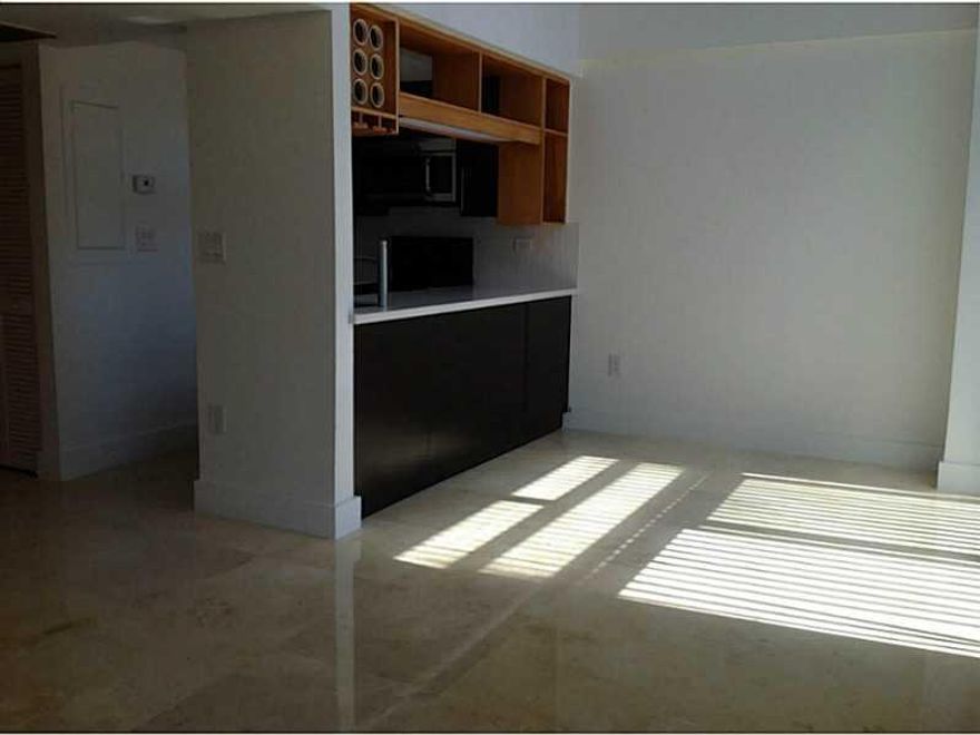 Wonderful Loft in the heart of Coconut Grove, one bedroom with a den is completely renovated. Marble & wood flooring, built-ins, volume ceiling, washer and dryer in unit.OFFERS MUST INCLUDE CONTRAT TO LEASE PROPERLY COMPLETED  + RENTAL APPLICATION + PROOF  OF INCOME & EMPLOYMENT + DEPOSIT CHECK + RECENT CREDIT REPORT  IMPORTANT ** SHOWINGS AT LEAST 24 IN ADVANCE****
