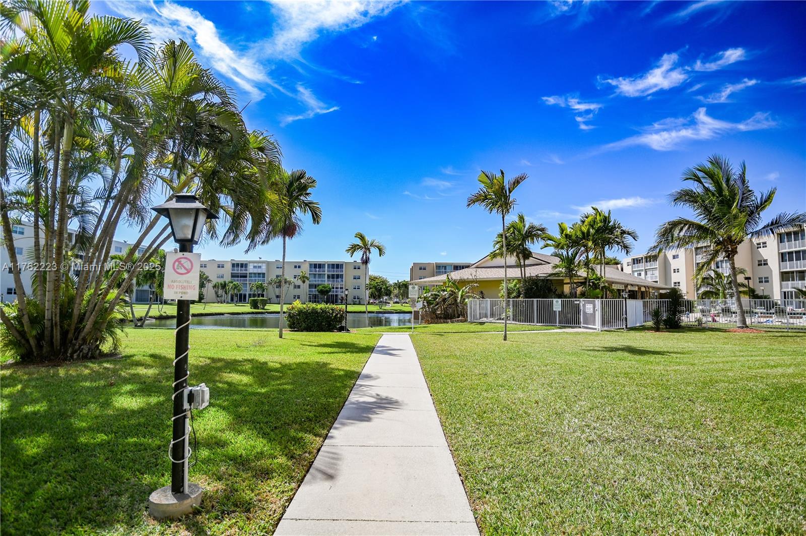 MEADOWBROOK LAKES CONDO - Residential