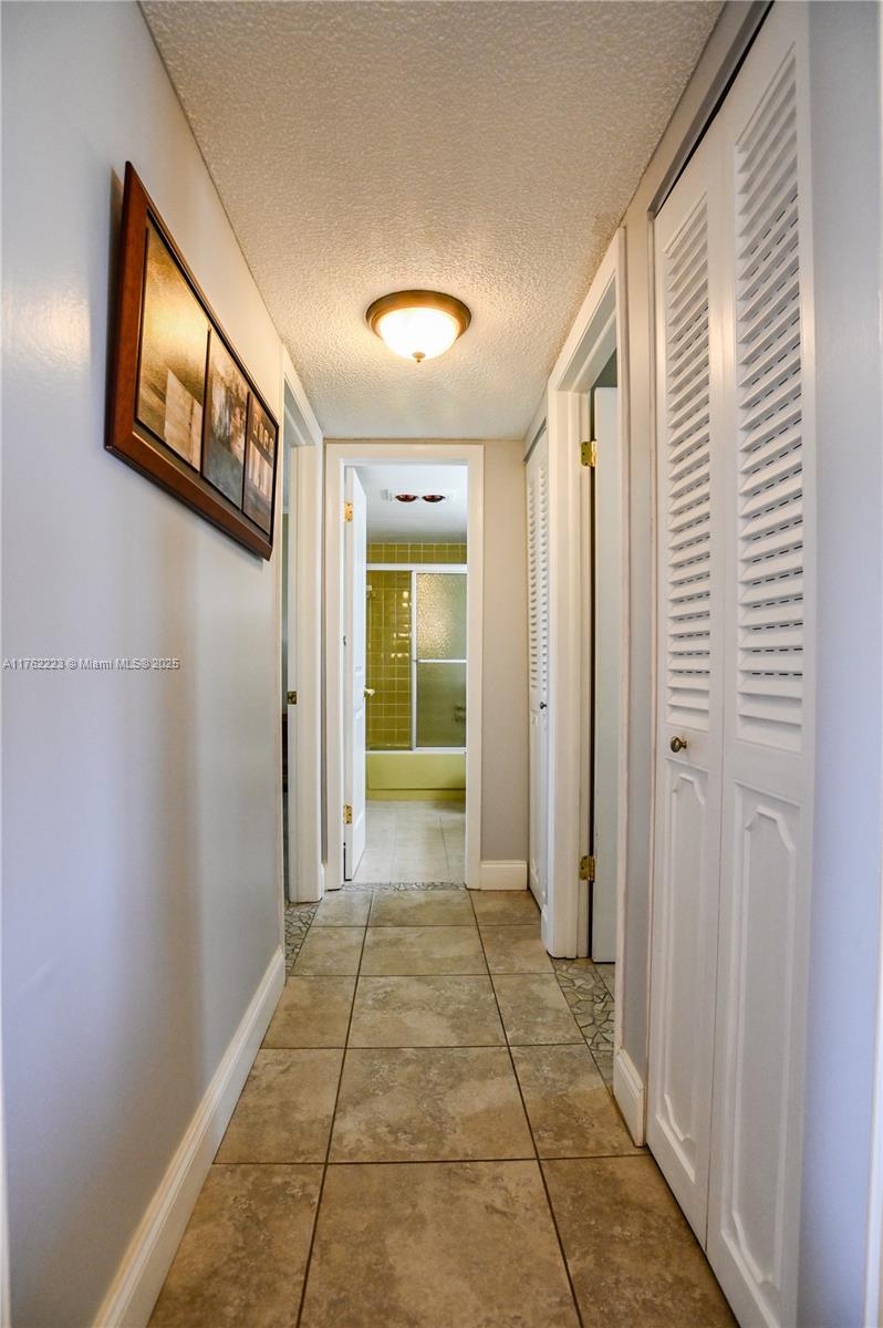 MEADOWBROOK LAKES CONDO - Residential