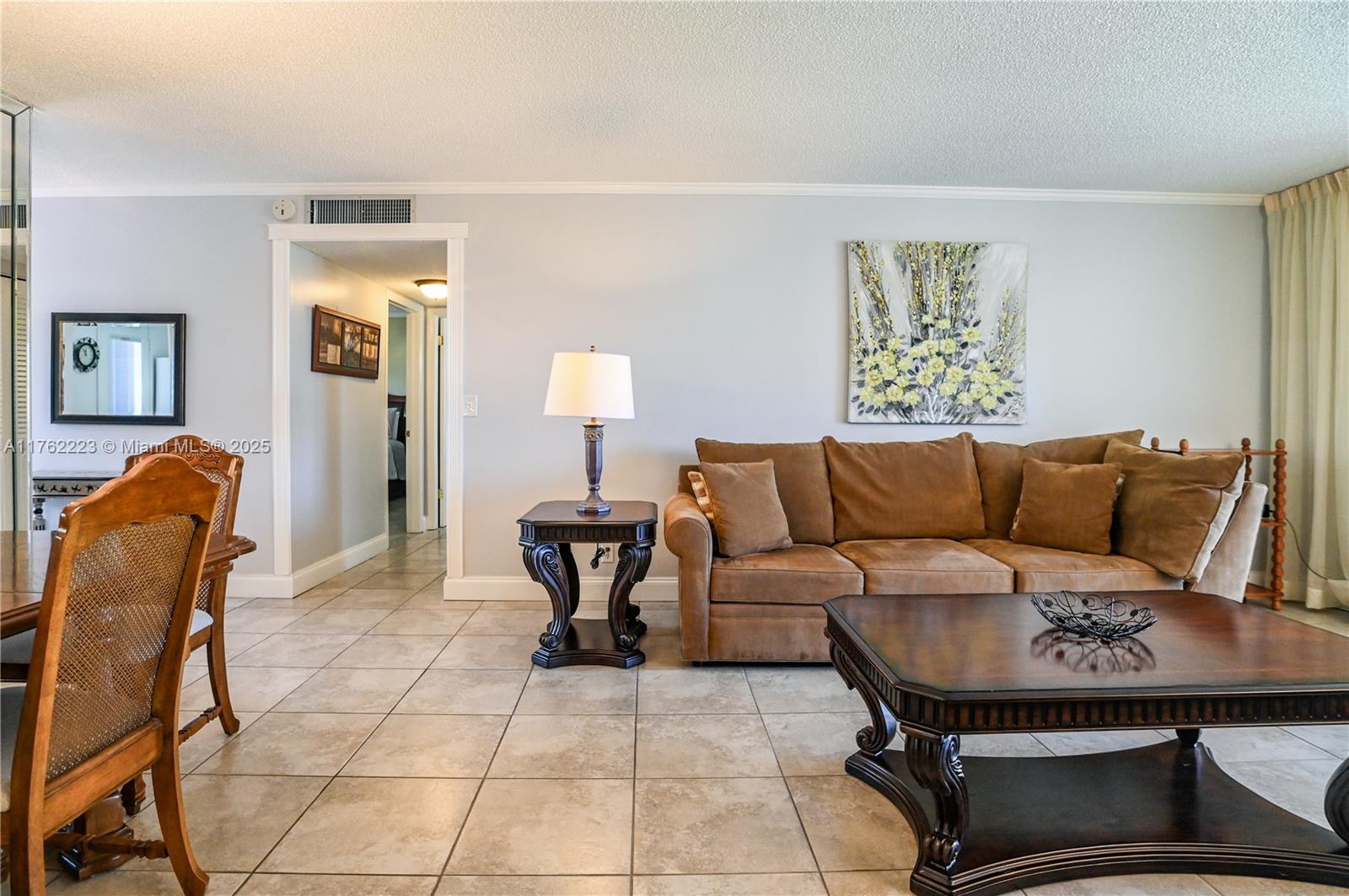 MEADOWBROOK LAKES CONDO - Residential