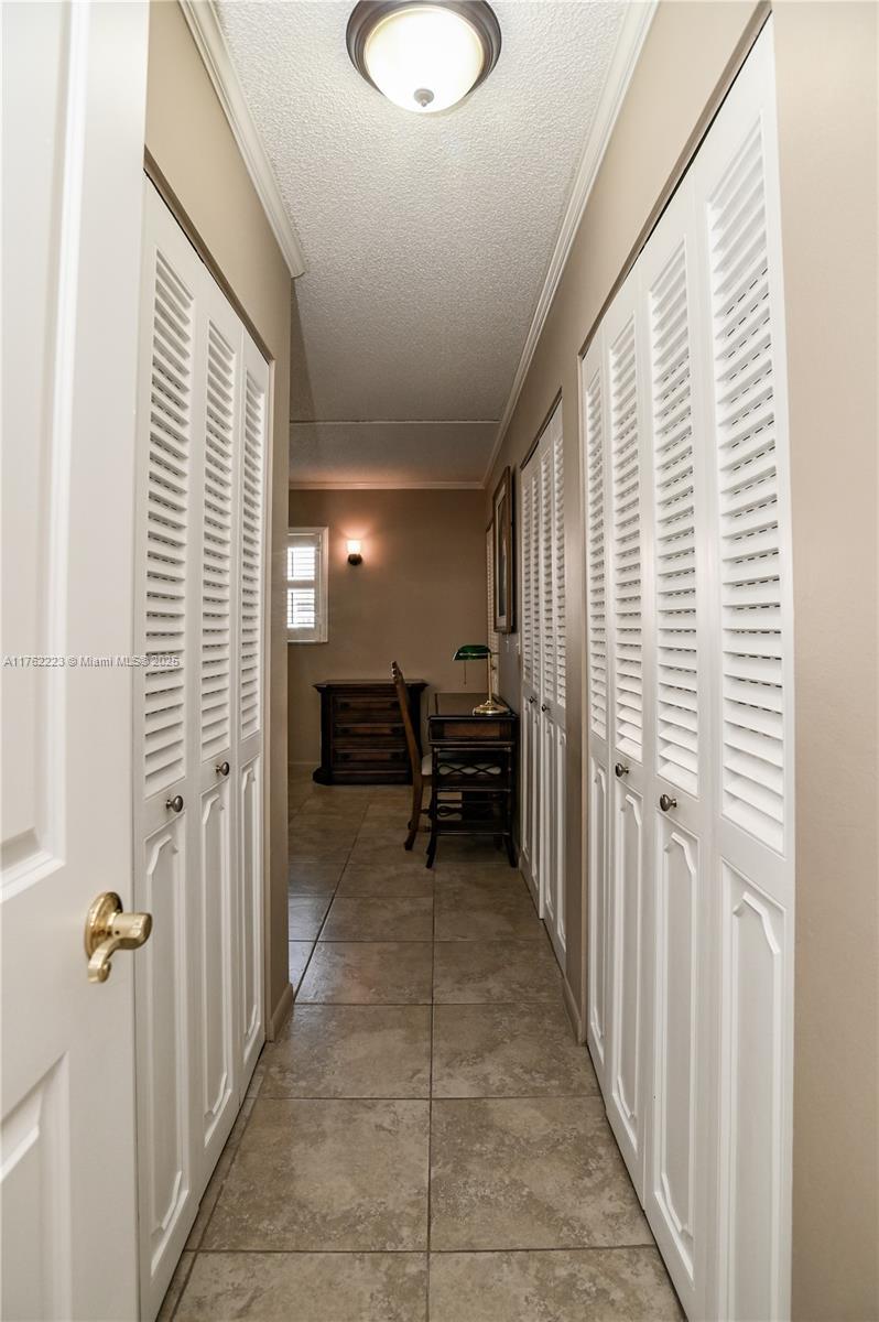 MEADOWBROOK LAKES CONDO - Residential