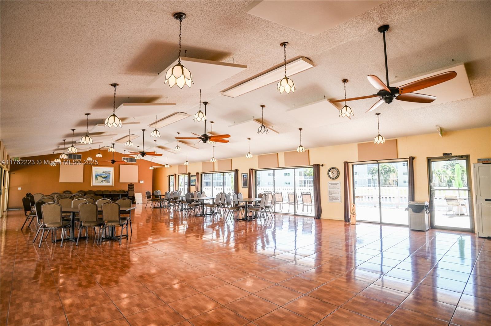 MEADOWBROOK LAKES CONDO - Residential