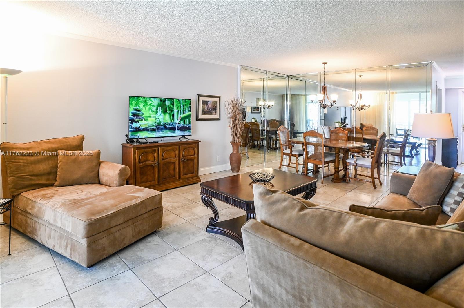 MEADOWBROOK LAKES CONDO - Residential