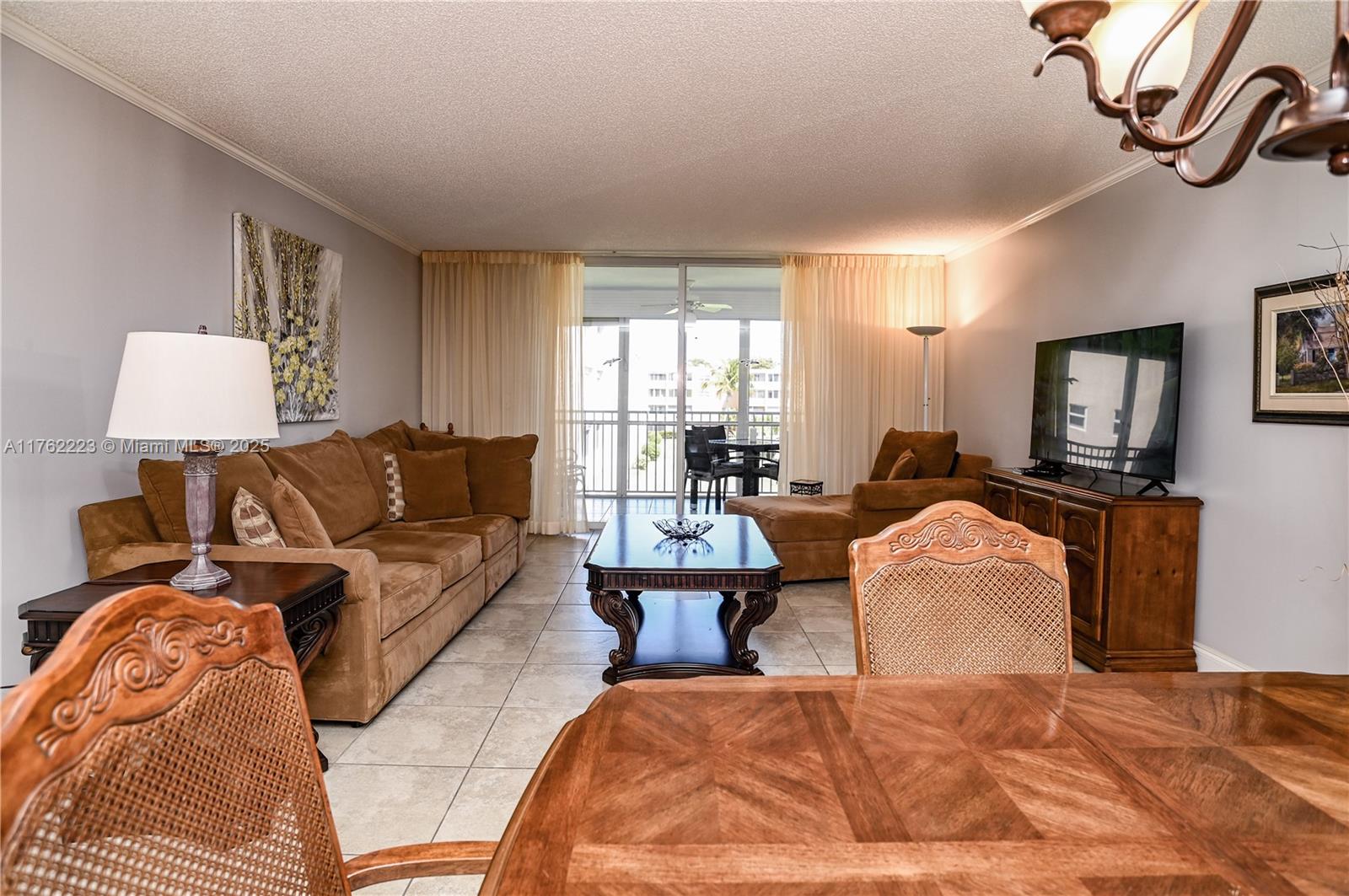 MEADOWBROOK LAKES CONDO - Residential