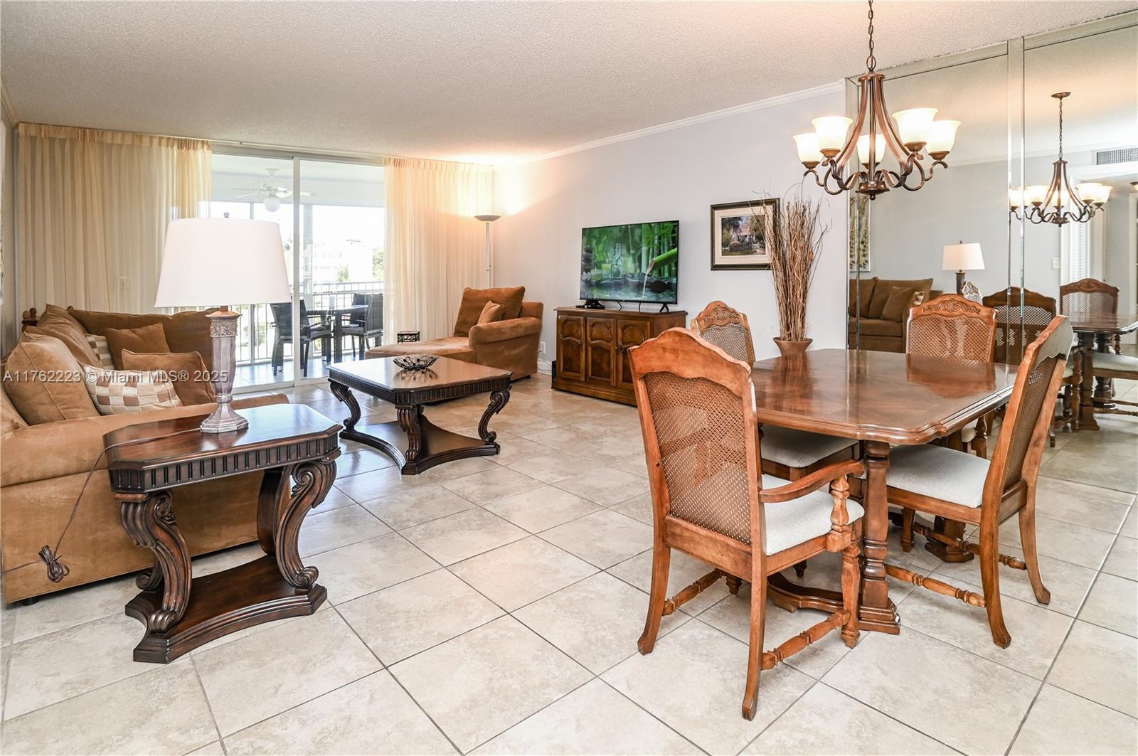 MEADOWBROOK LAKES CONDO - Residential