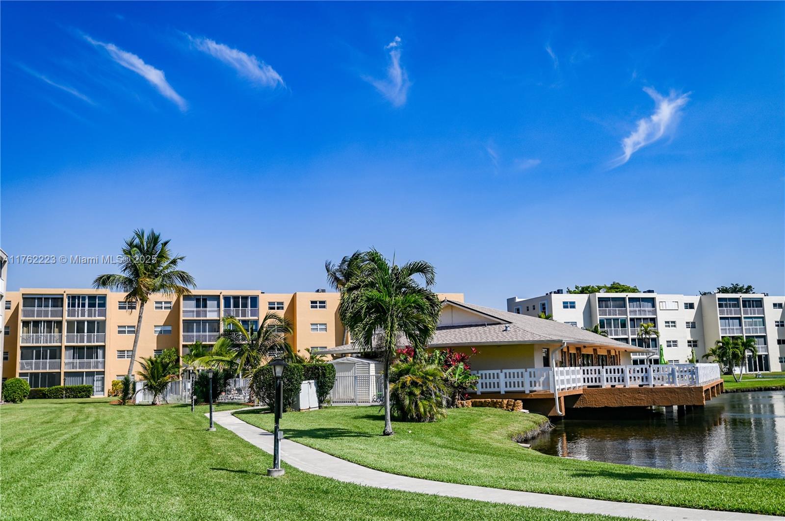 MEADOWBROOK LAKES CONDO - Residential