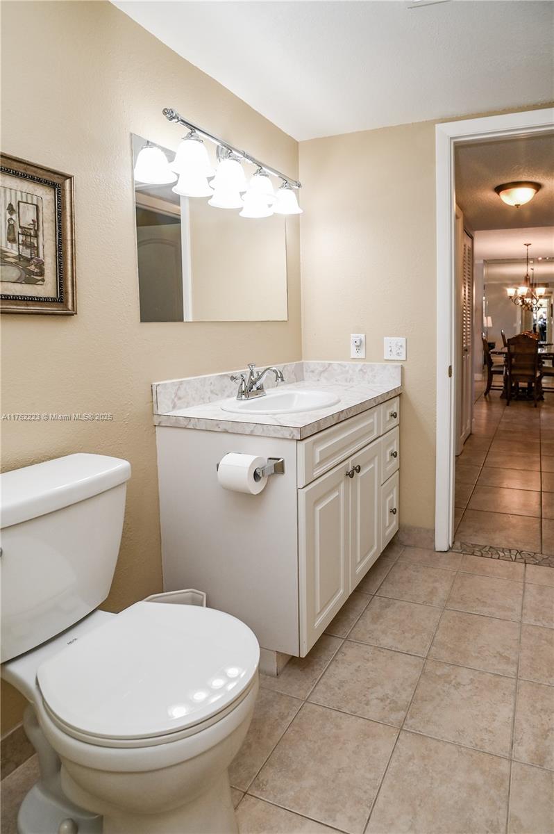 MEADOWBROOK LAKES CONDO - Residential
