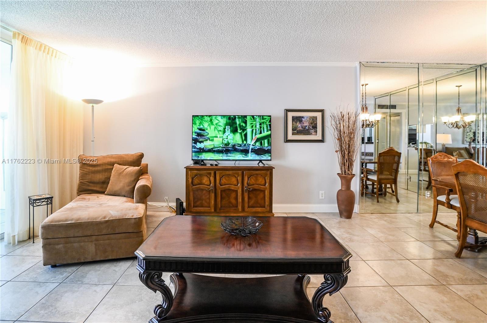 MEADOWBROOK LAKES CONDO - Residential