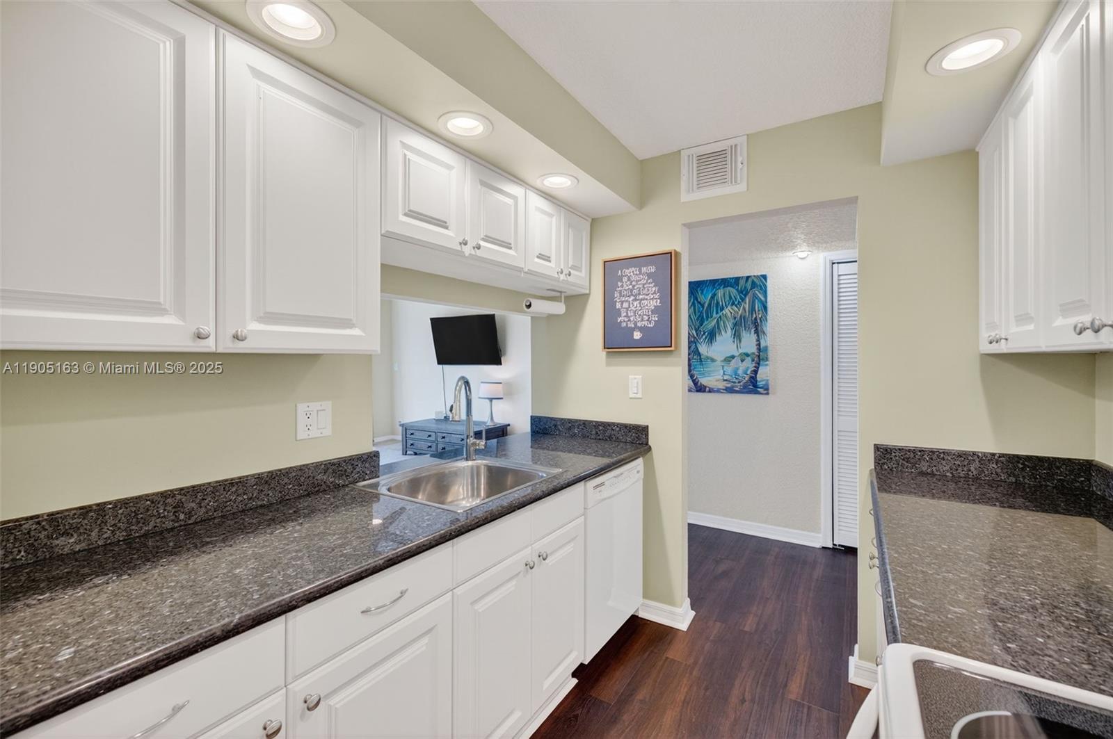 ISLAND CLUB TWO CONDO - Residential