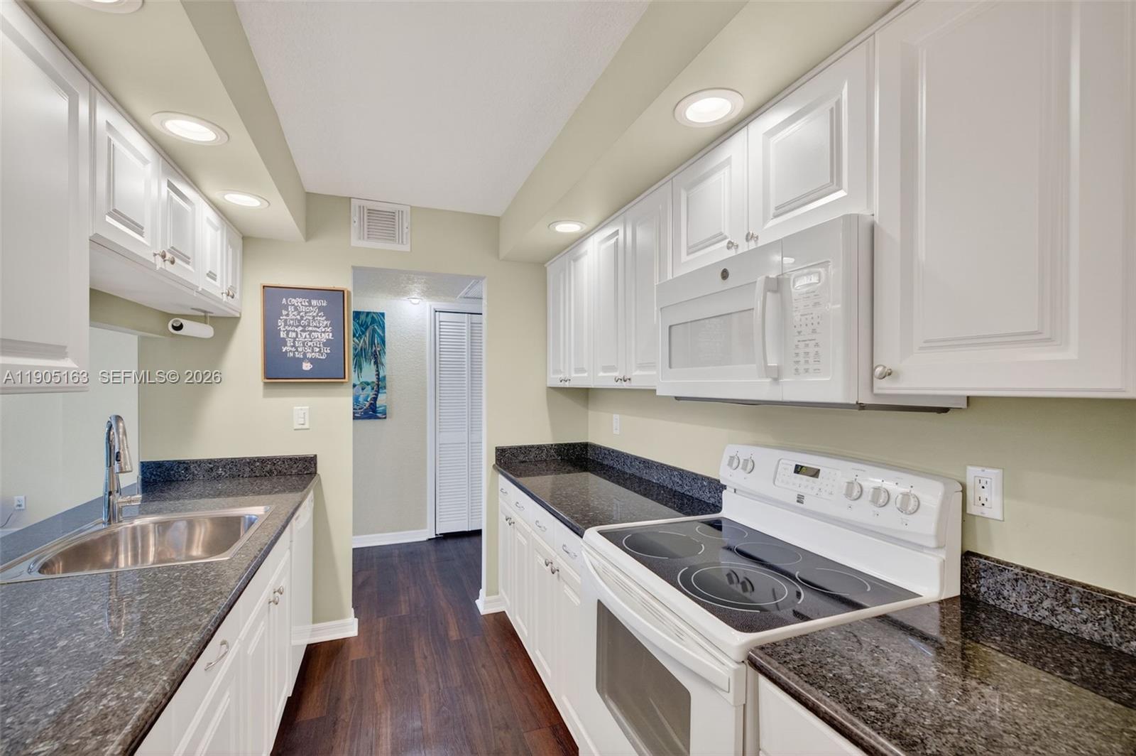 ISLAND CLUB TWO CONDO - Residential