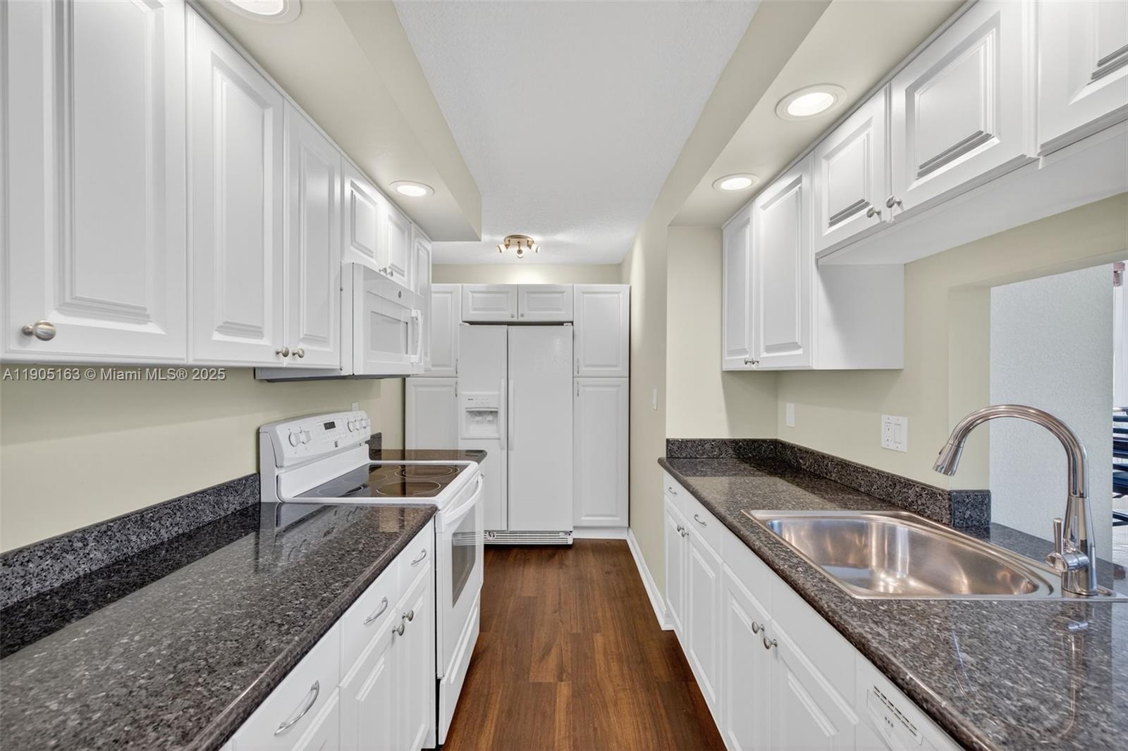 ISLAND CLUB TWO CONDO - Residential