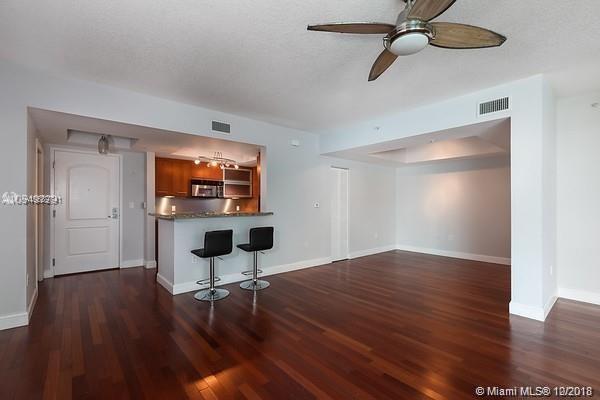 THE COSMOPOLITAN RESIDENC - Residential Lease