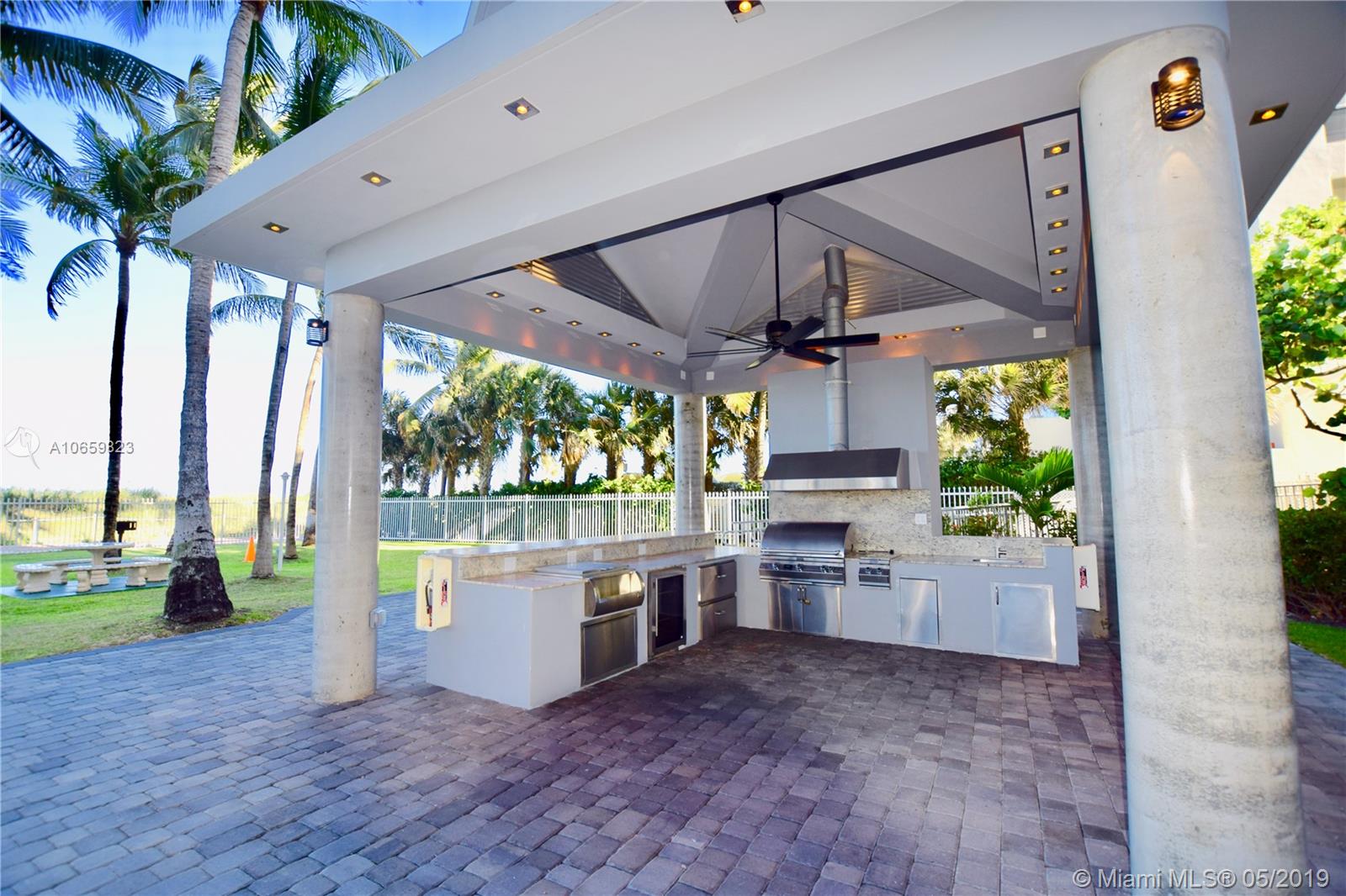 LA GORCE PALACE CONDO - Residential Lease