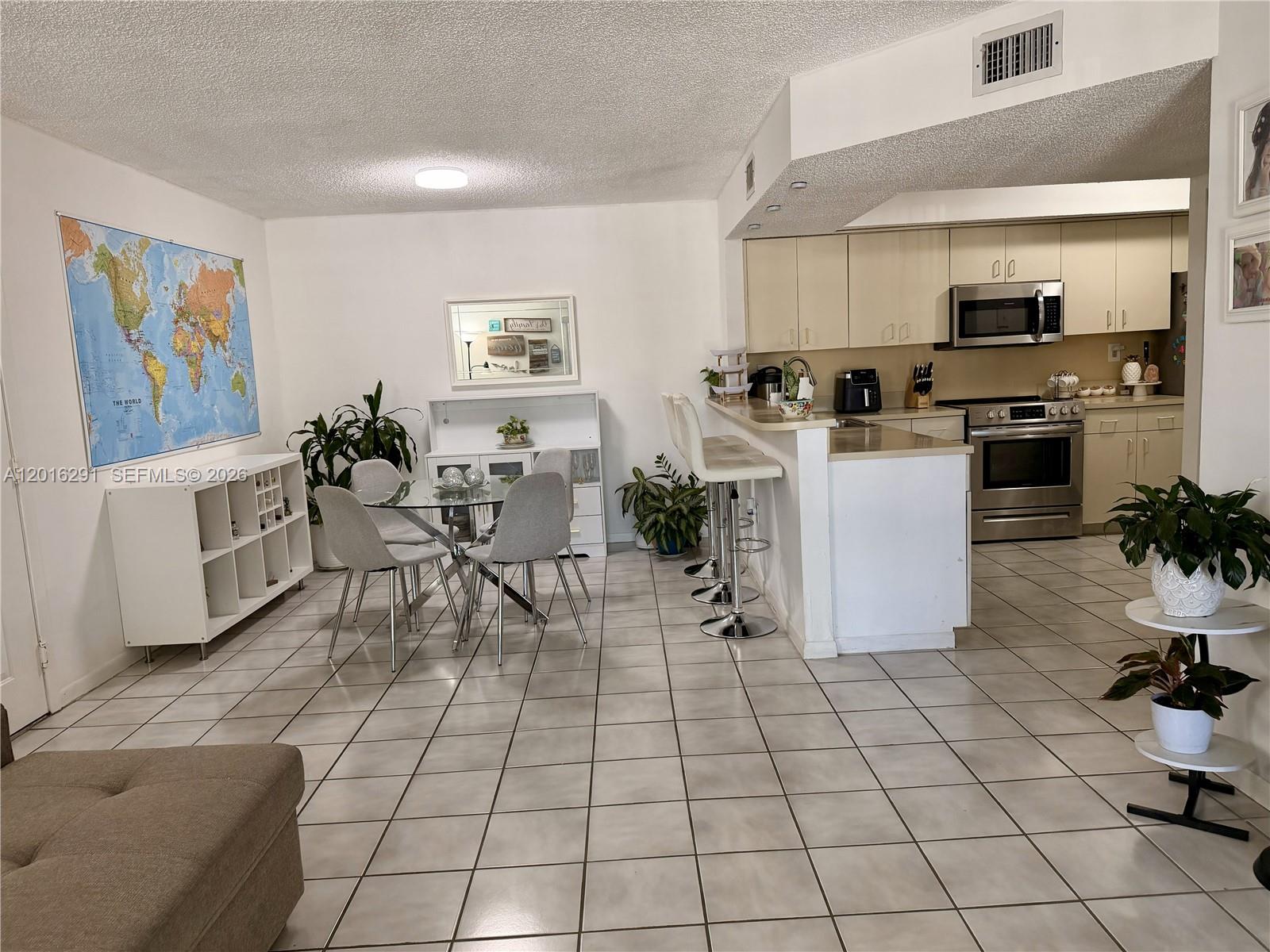 LE CLUB AT OLD CUTLER CON - Residential