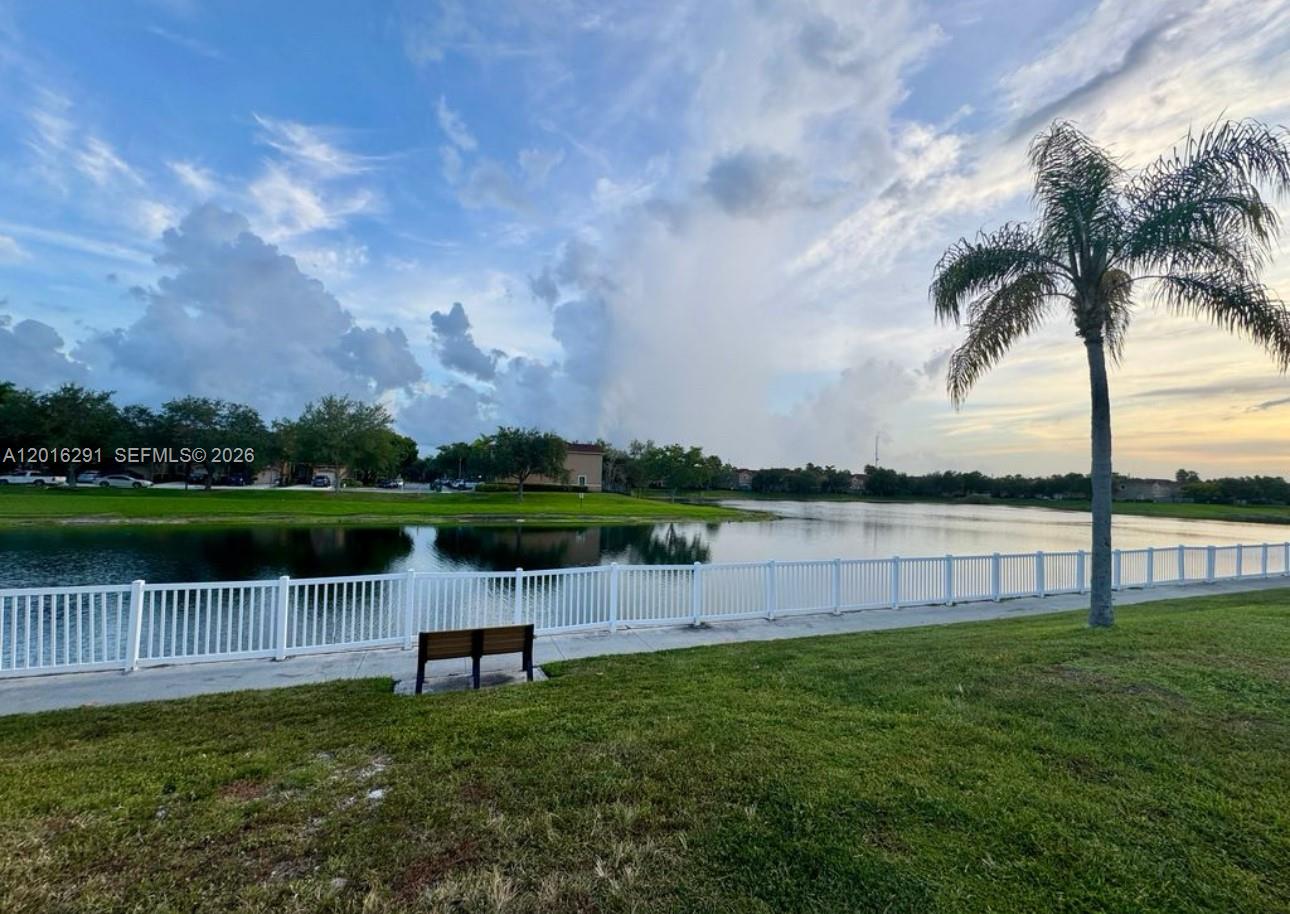 LE CLUB AT OLD CUTLER CON - Residential