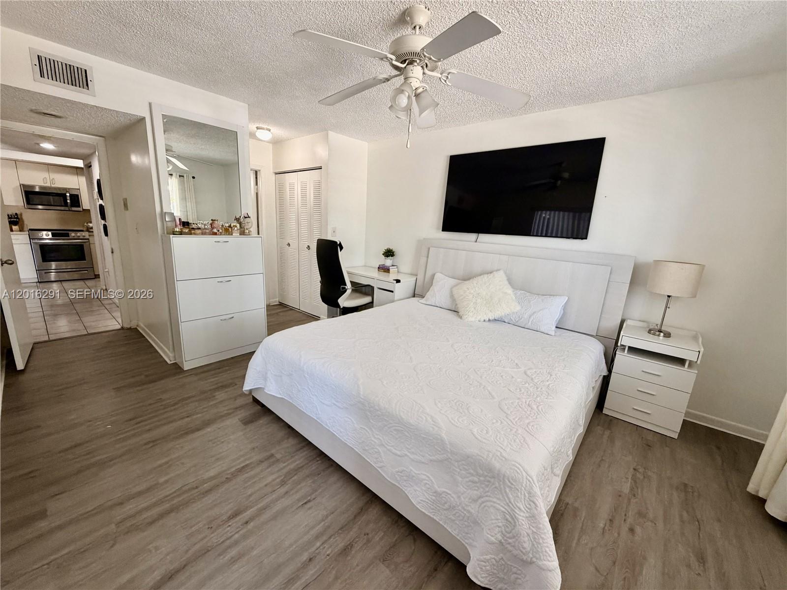 LE CLUB AT OLD CUTLER CON - Residential