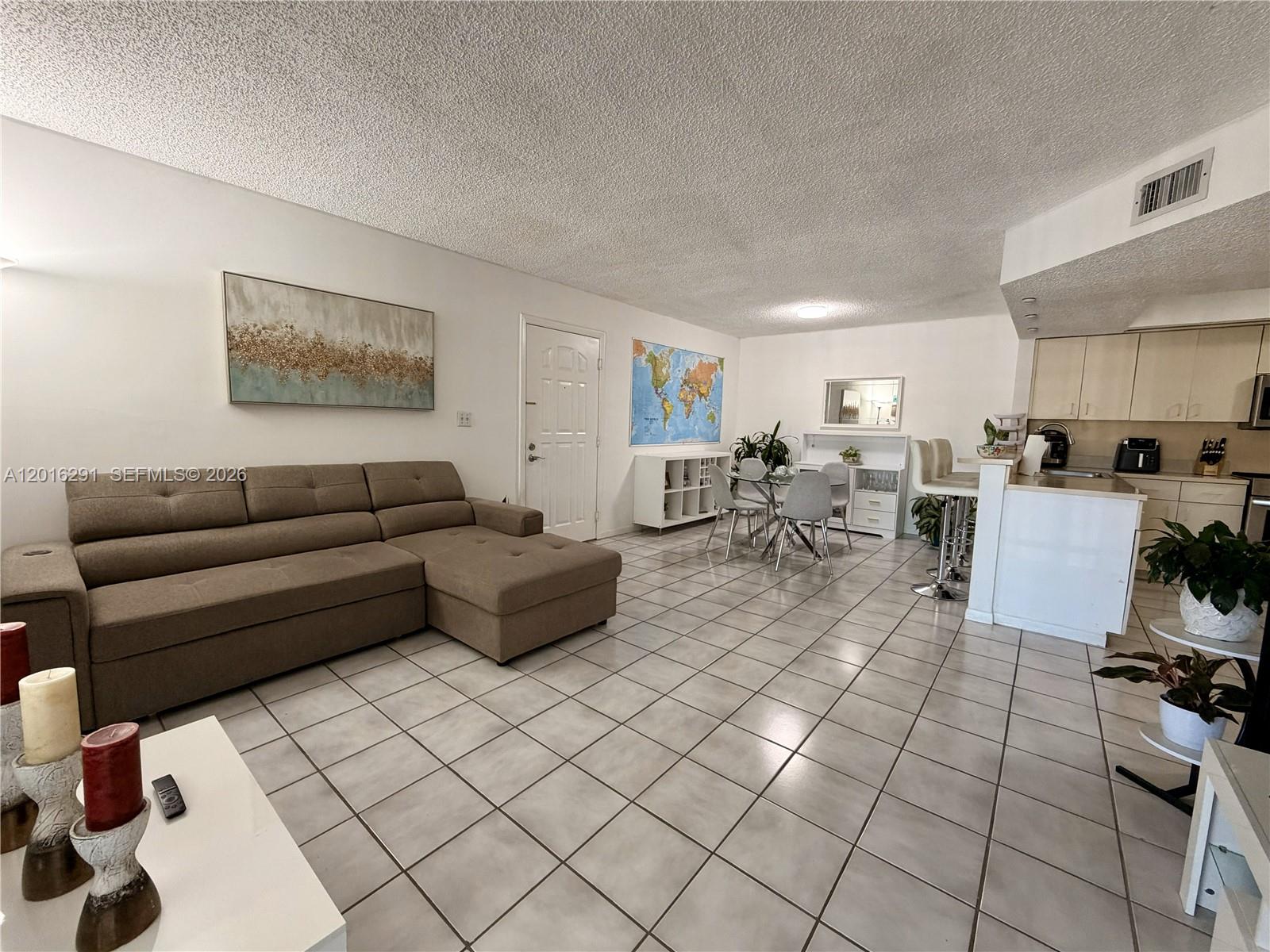LE CLUB AT OLD CUTLER CON - Residential