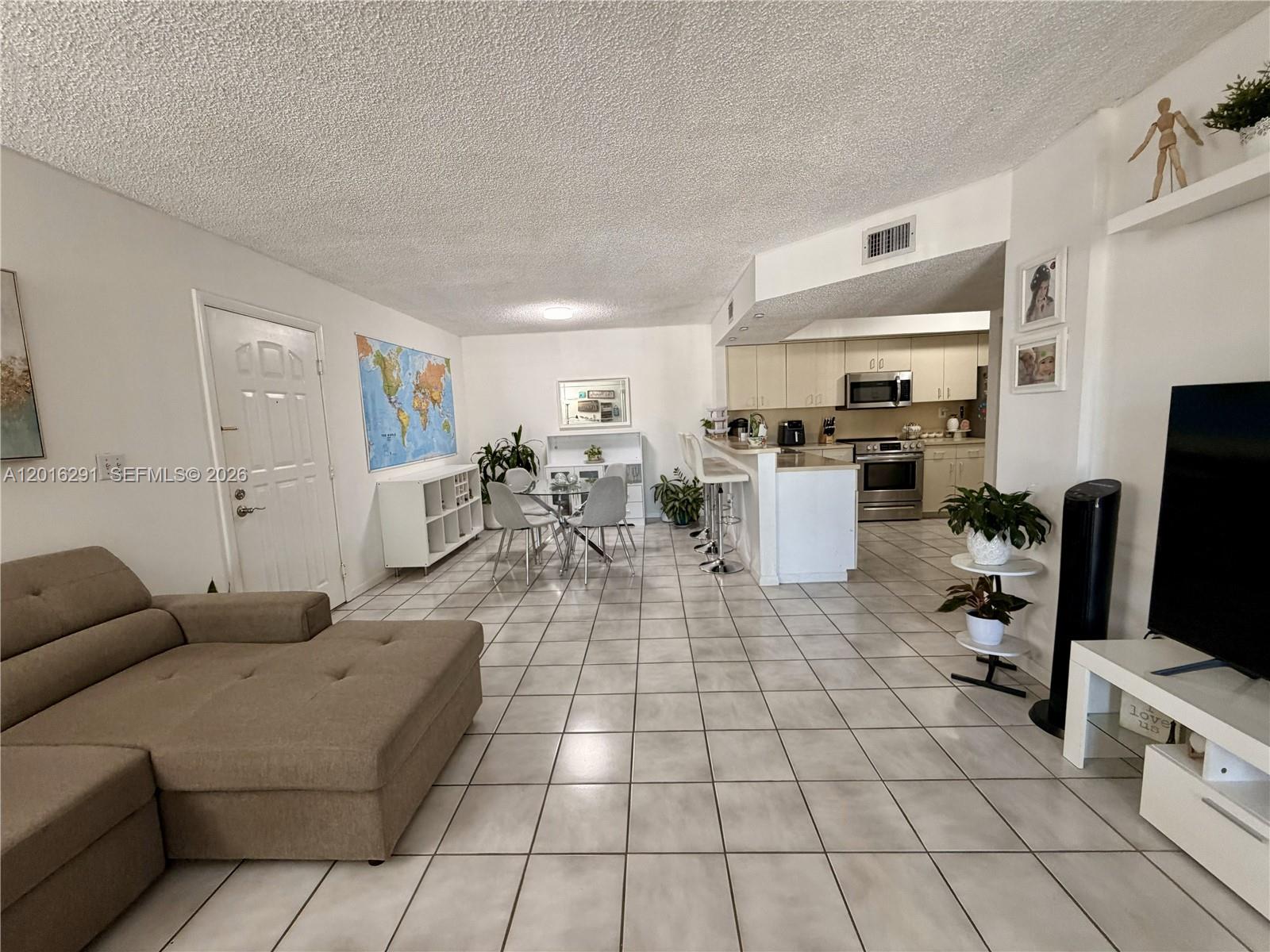 LE CLUB AT OLD CUTLER CON - Residential