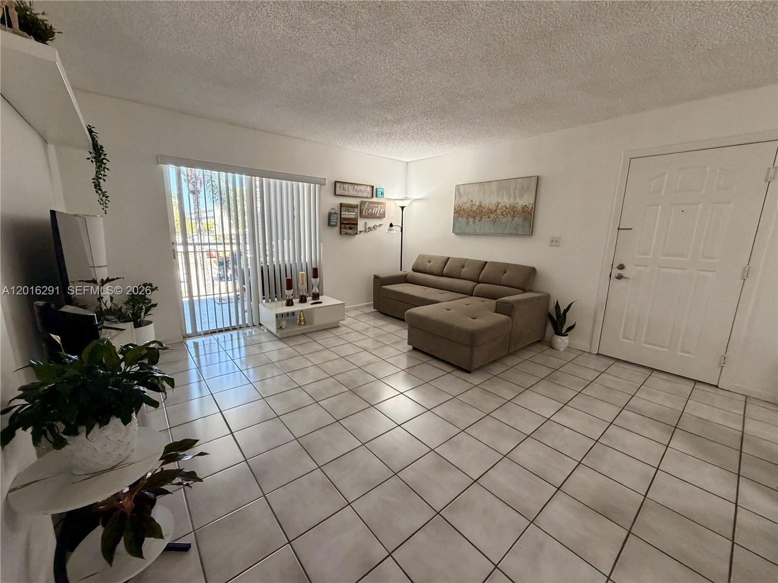LE CLUB AT OLD CUTLER CON - Residential
