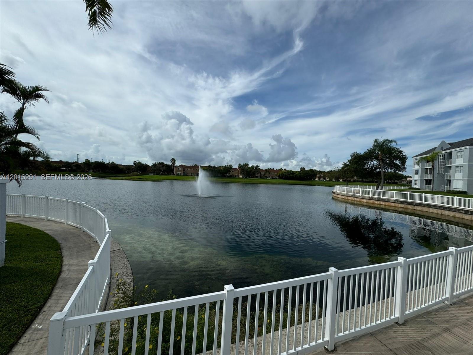 LE CLUB AT OLD CUTLER CON - Residential