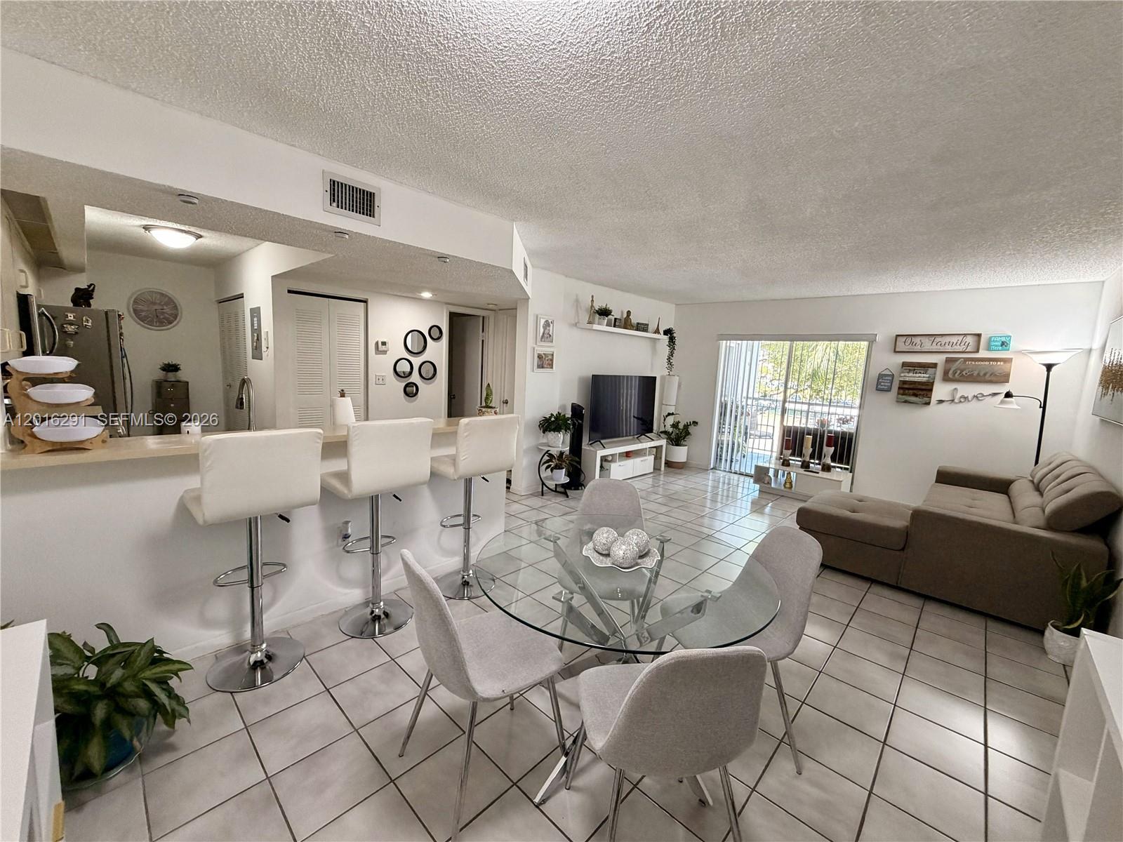LE CLUB AT OLD CUTLER CON - Residential