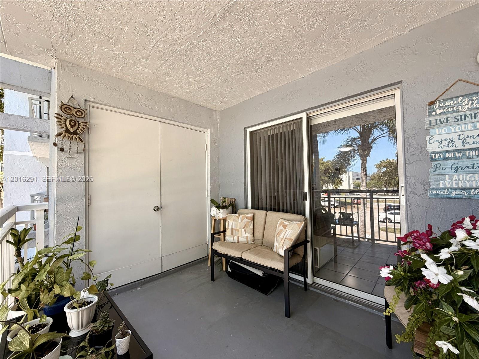 LE CLUB AT OLD CUTLER CON - Residential