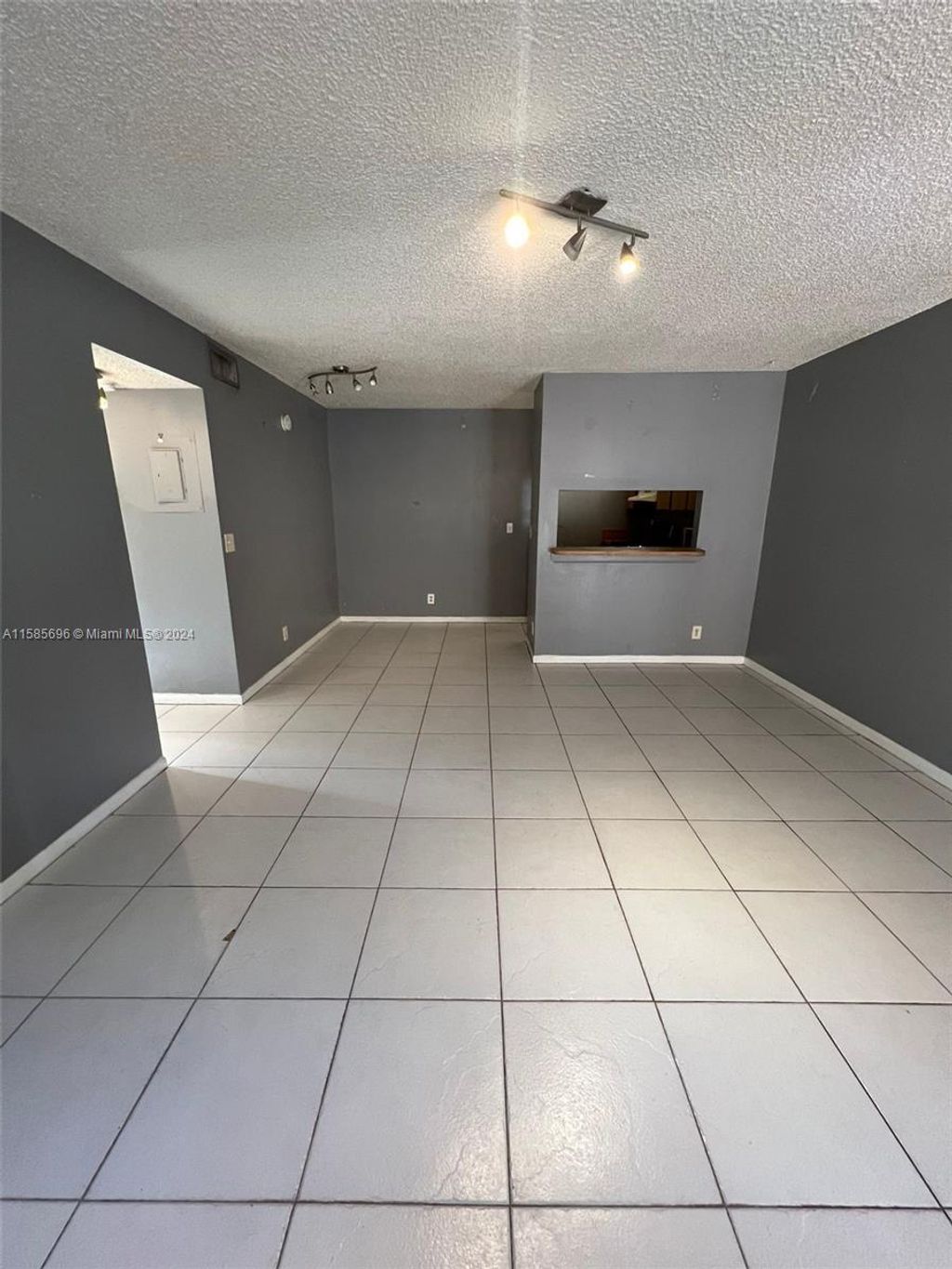 Photo of 821 Twin Lakes Dr #31-H, Coral Springs, FL 33071 (MLS # A11585696)