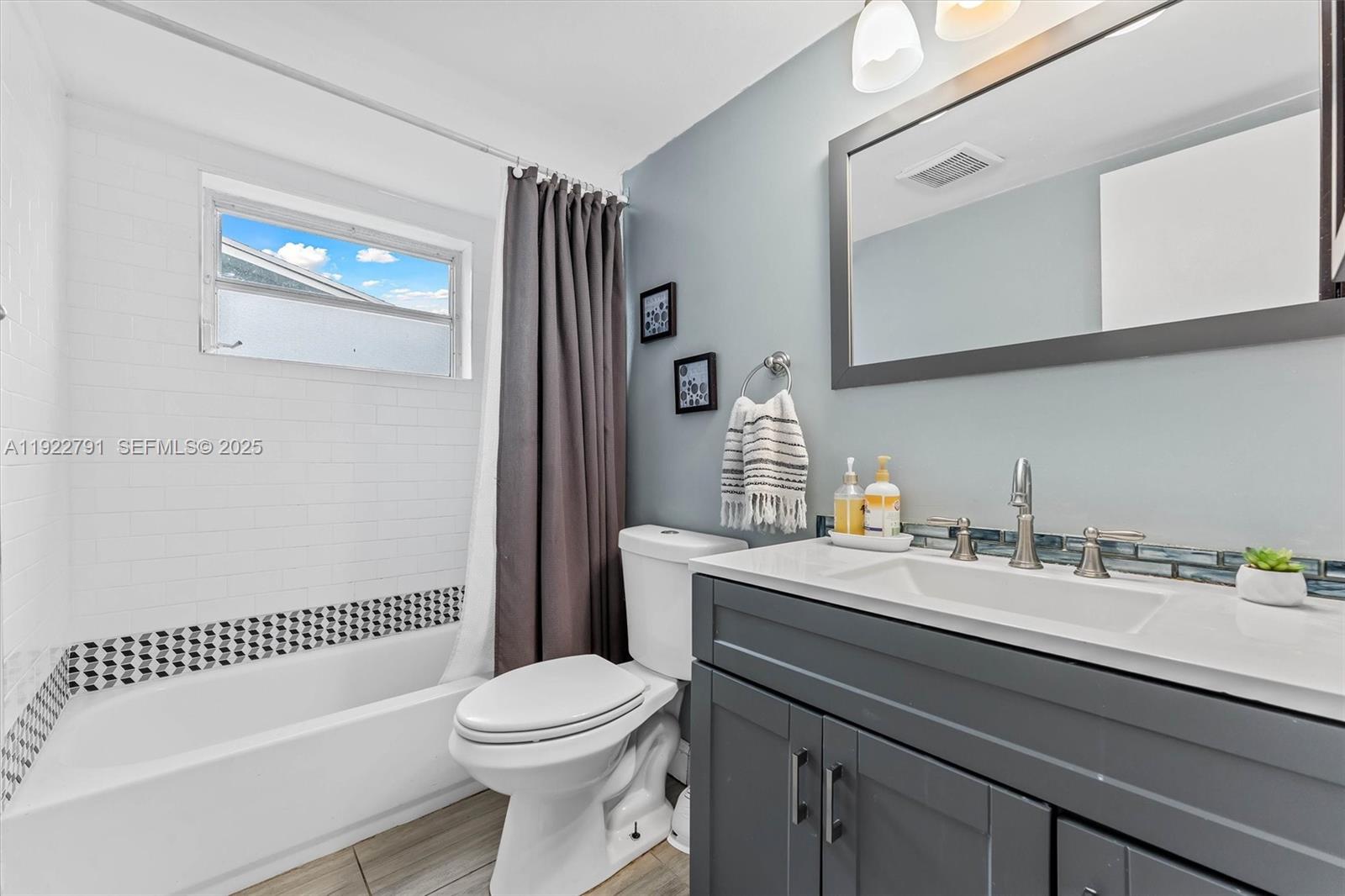 PALM-AIRE VILLAGE 2ND SEC - Residential