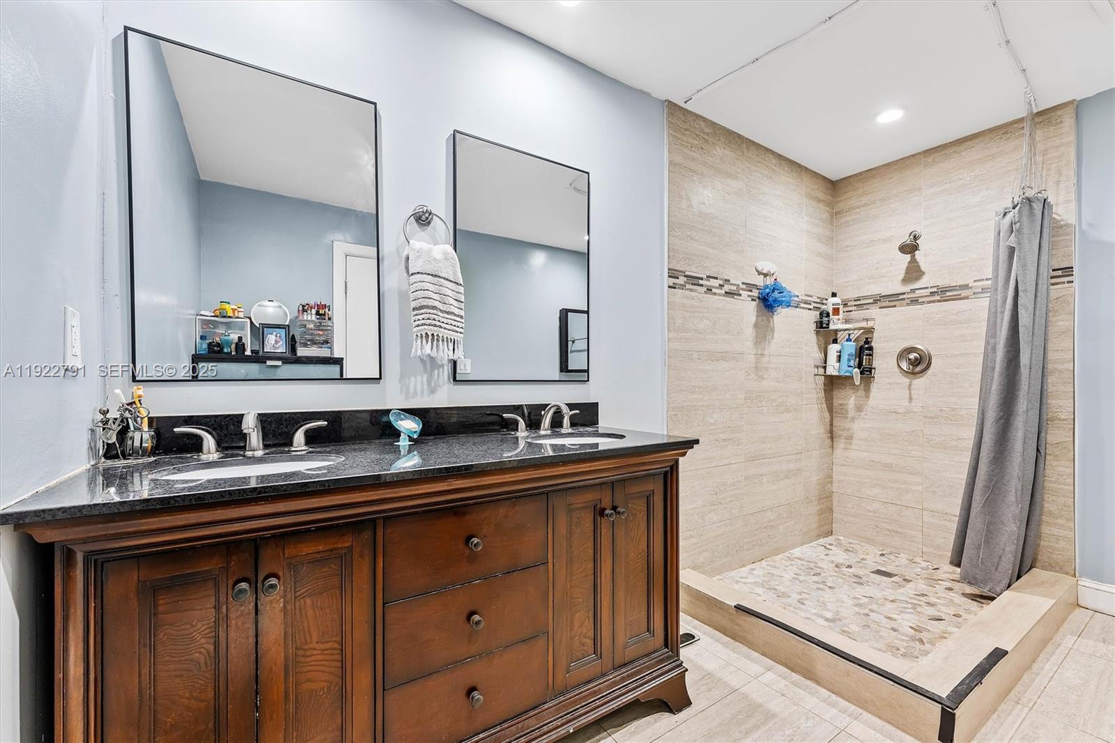 PALM-AIRE VILLAGE 2ND SEC - Residential