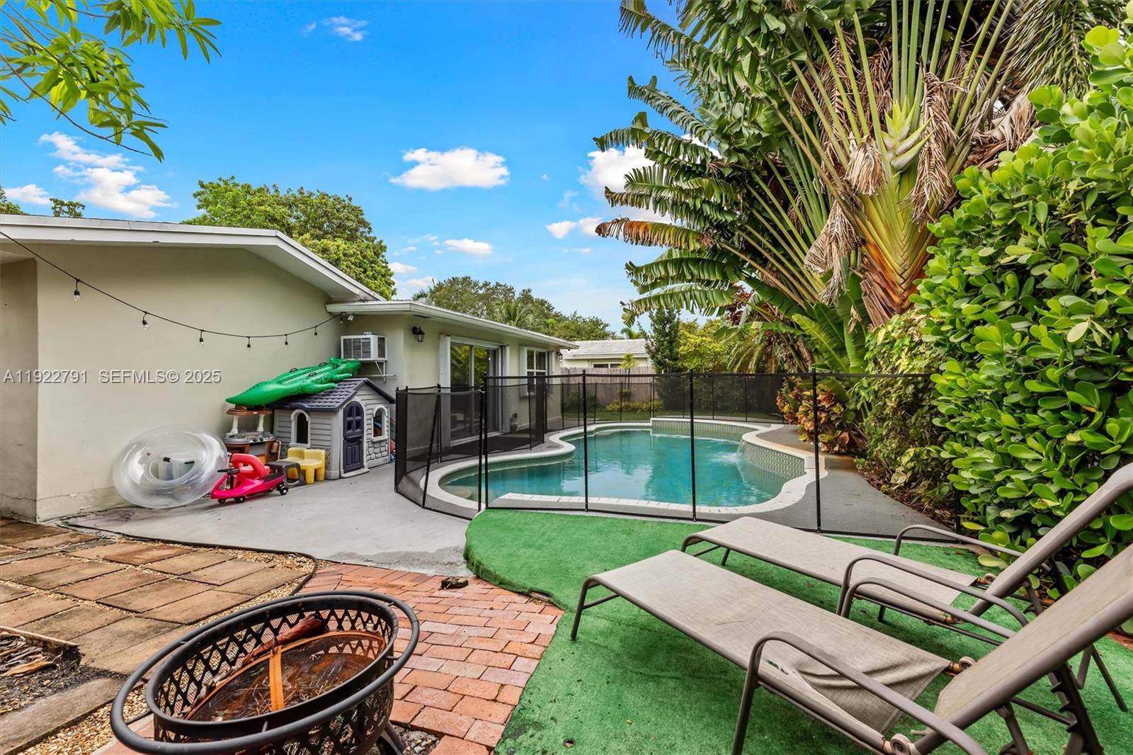 PALM-AIRE VILLAGE 2ND SEC - Residential