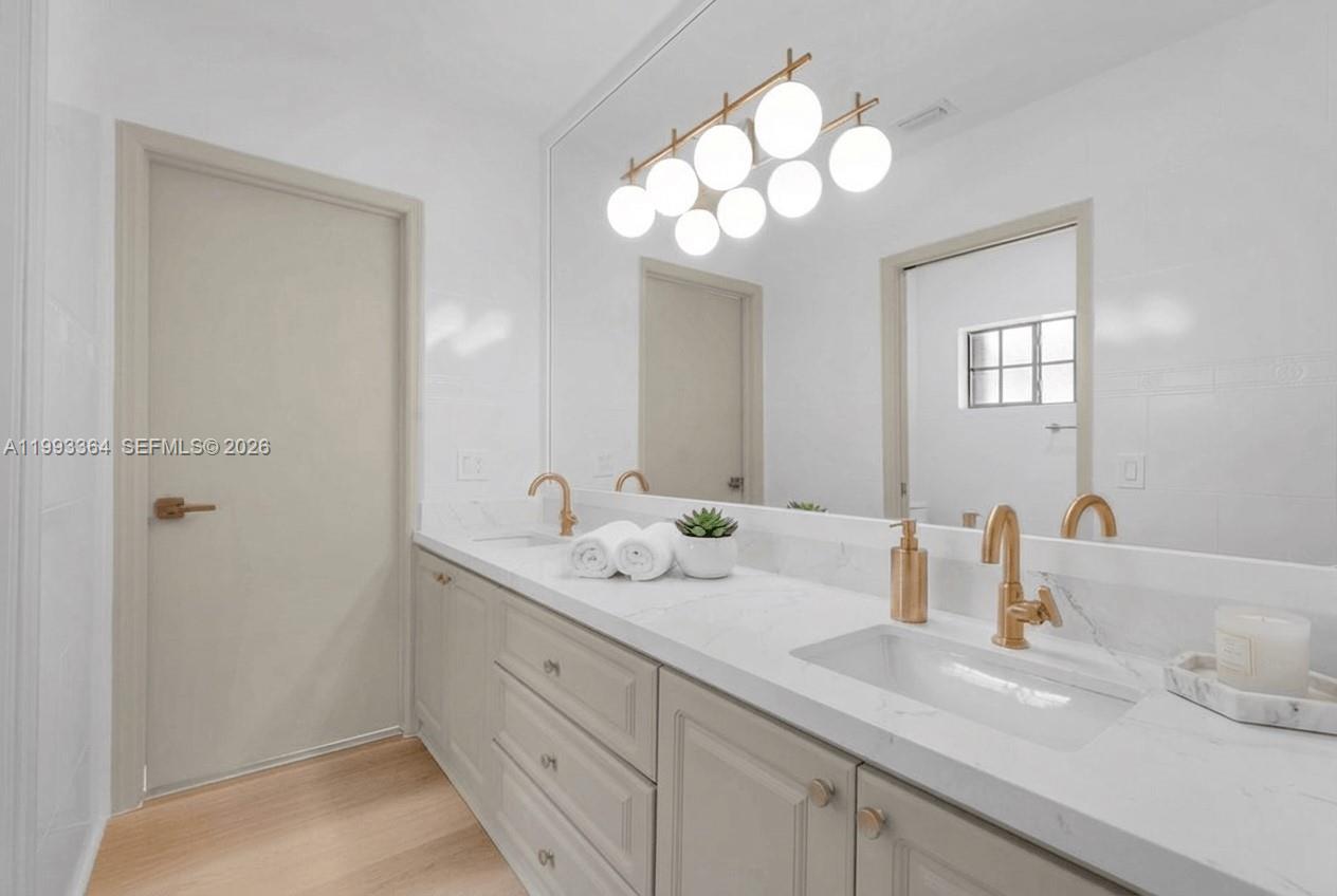 HOLLEMAN PARK - Residential Lease