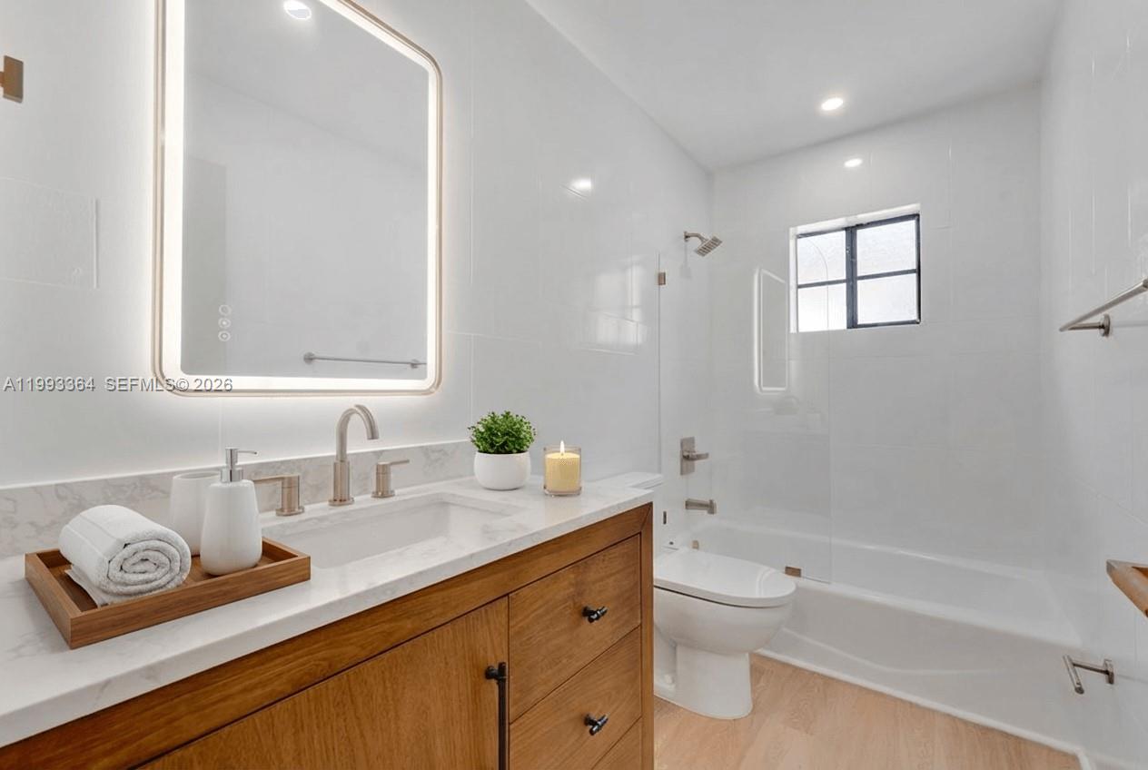 HOLLEMAN PARK - Residential Lease