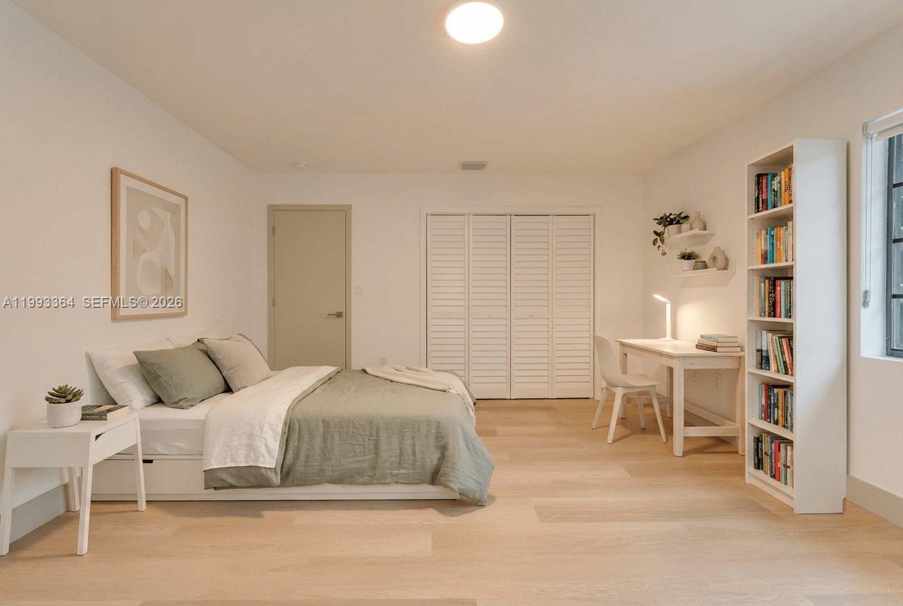 HOLLEMAN PARK - Residential Lease