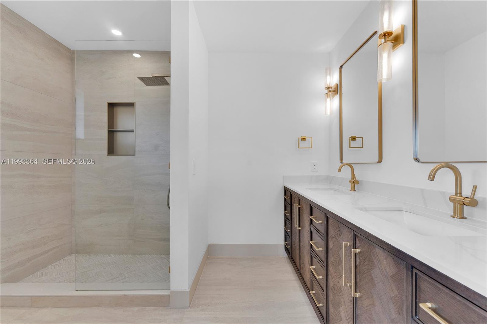 HOLLEMAN PARK - Residential Lease