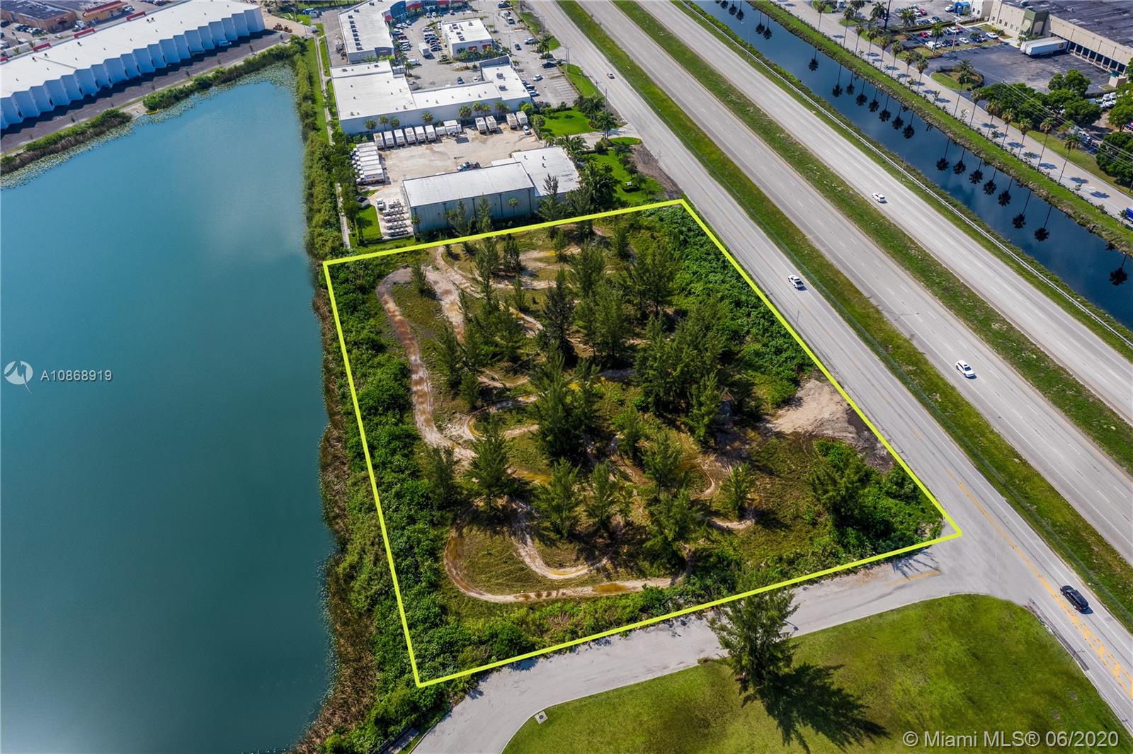 SHOMA COMMERCIAL - Land