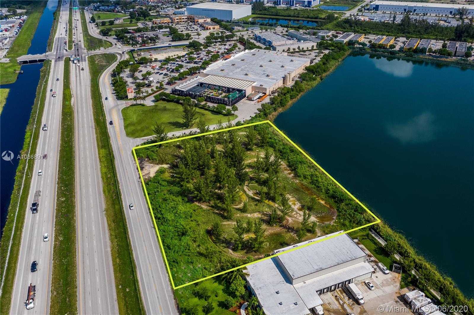 SHOMA COMMERCIAL - Land