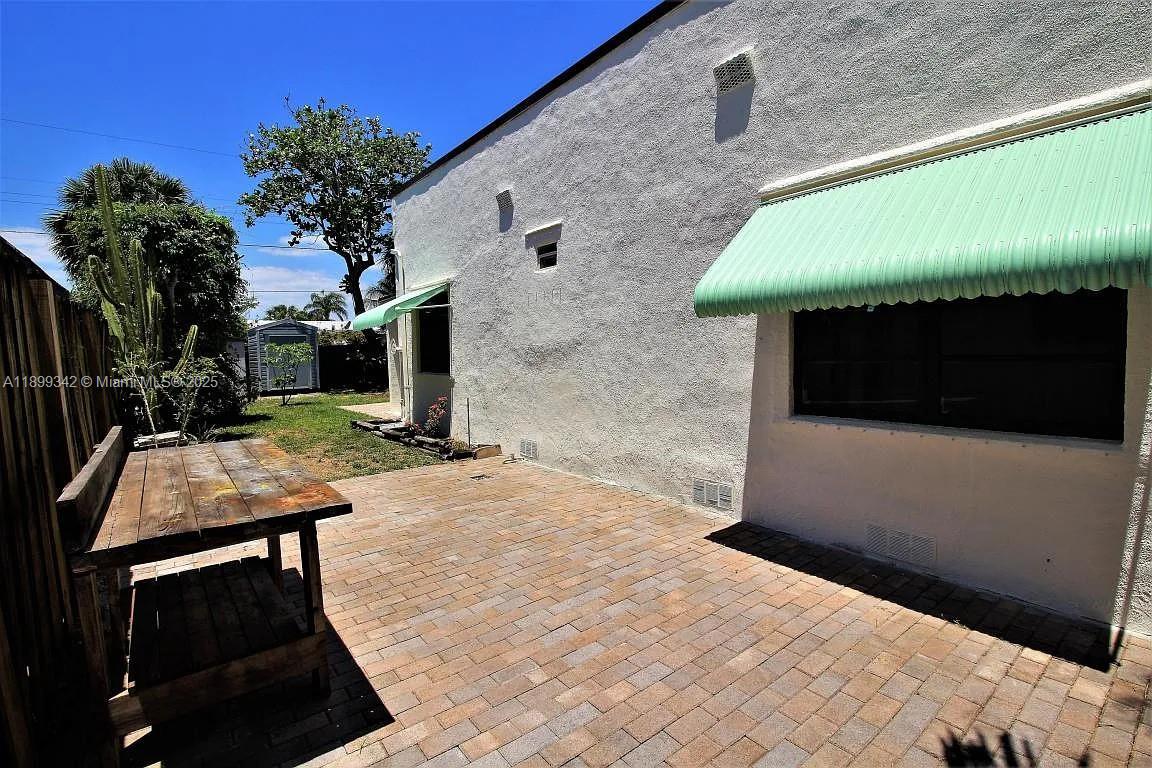 View photos, virtual tours, details... 1517 N K St