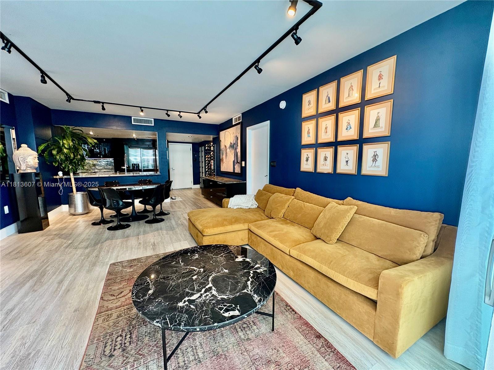 1800 CLUB CONDO - Residential