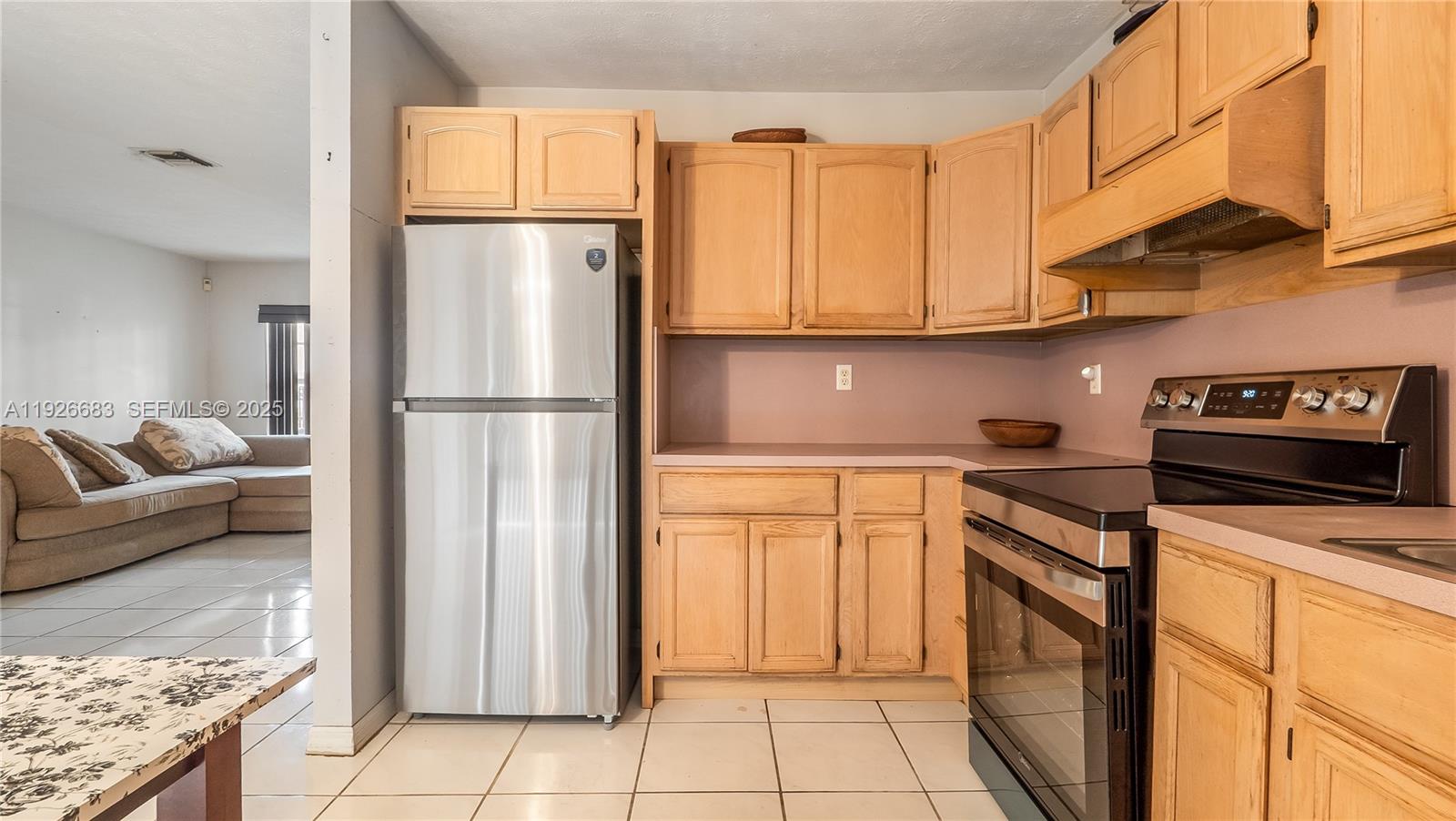 RICHMOND TOWNHOUSE - Residential