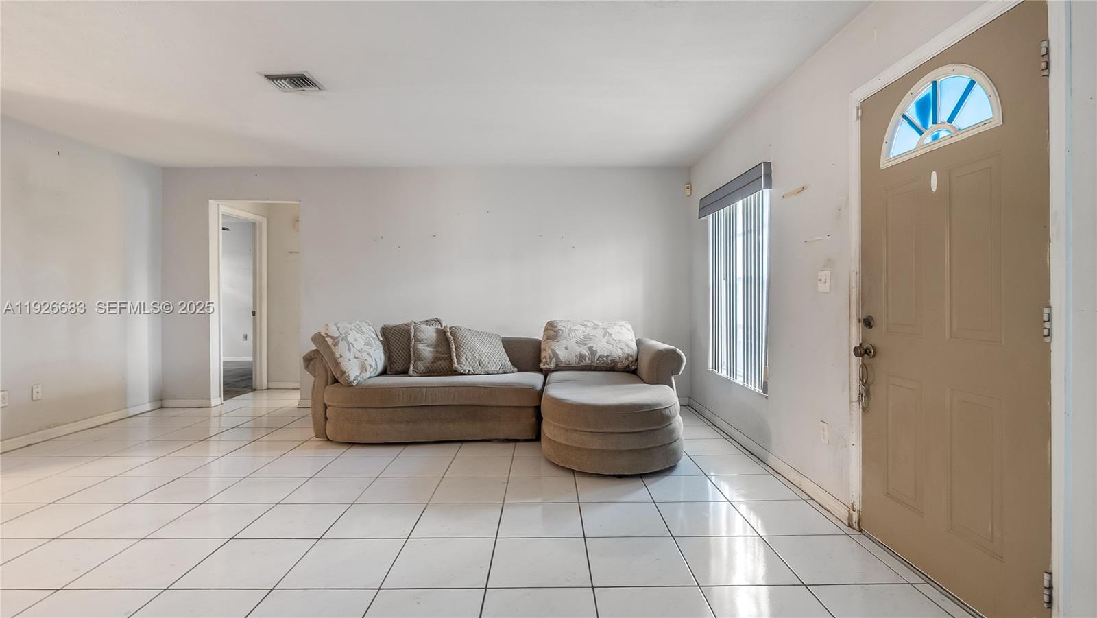 RICHMOND TOWNHOUSE - Residential