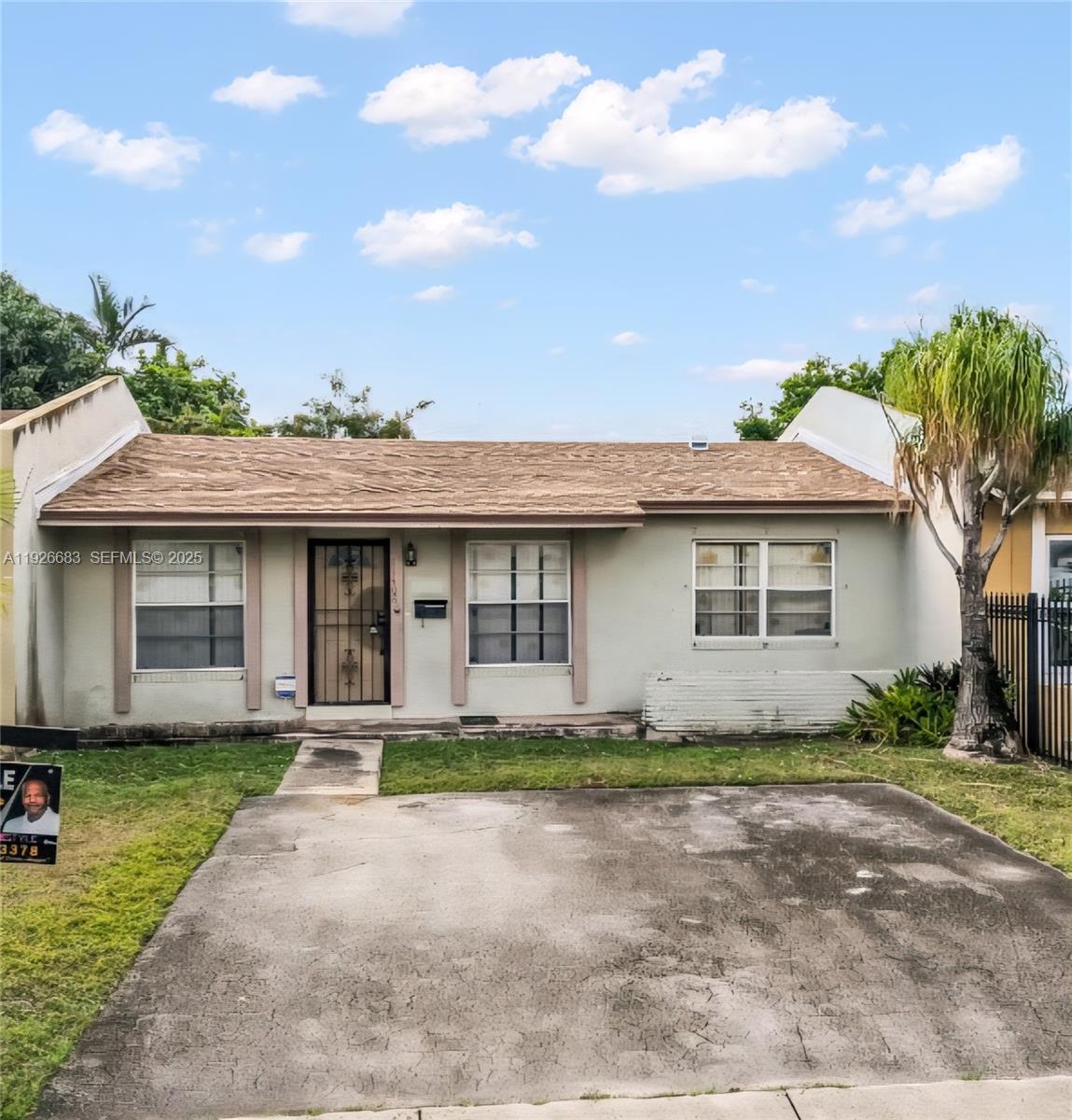 RICHMOND TOWNHOUSE - Residential