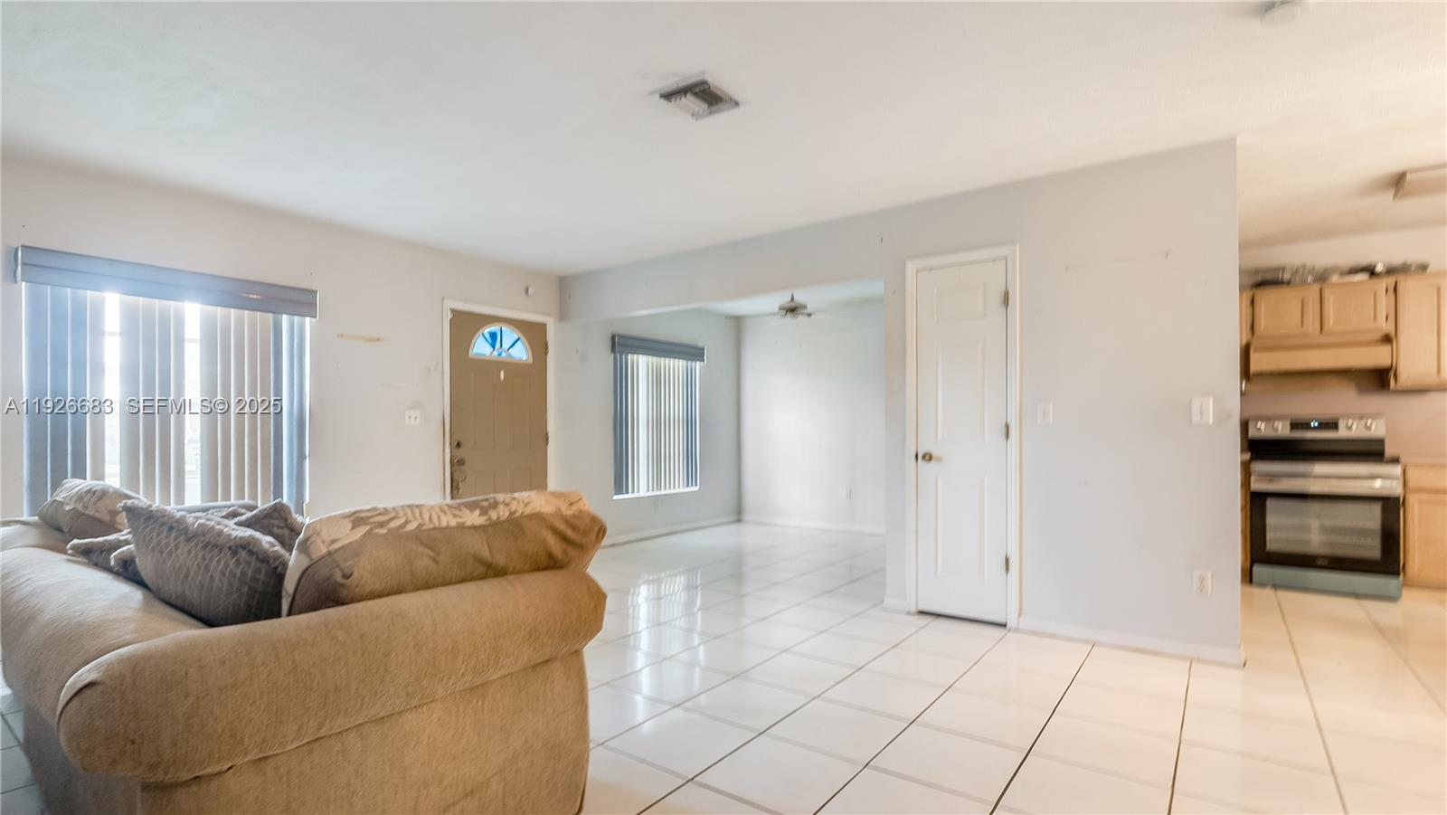 RICHMOND TOWNHOUSE - Residential