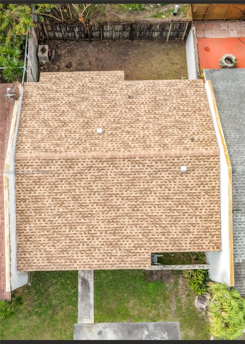 RICHMOND TOWNHOUSE - Residential