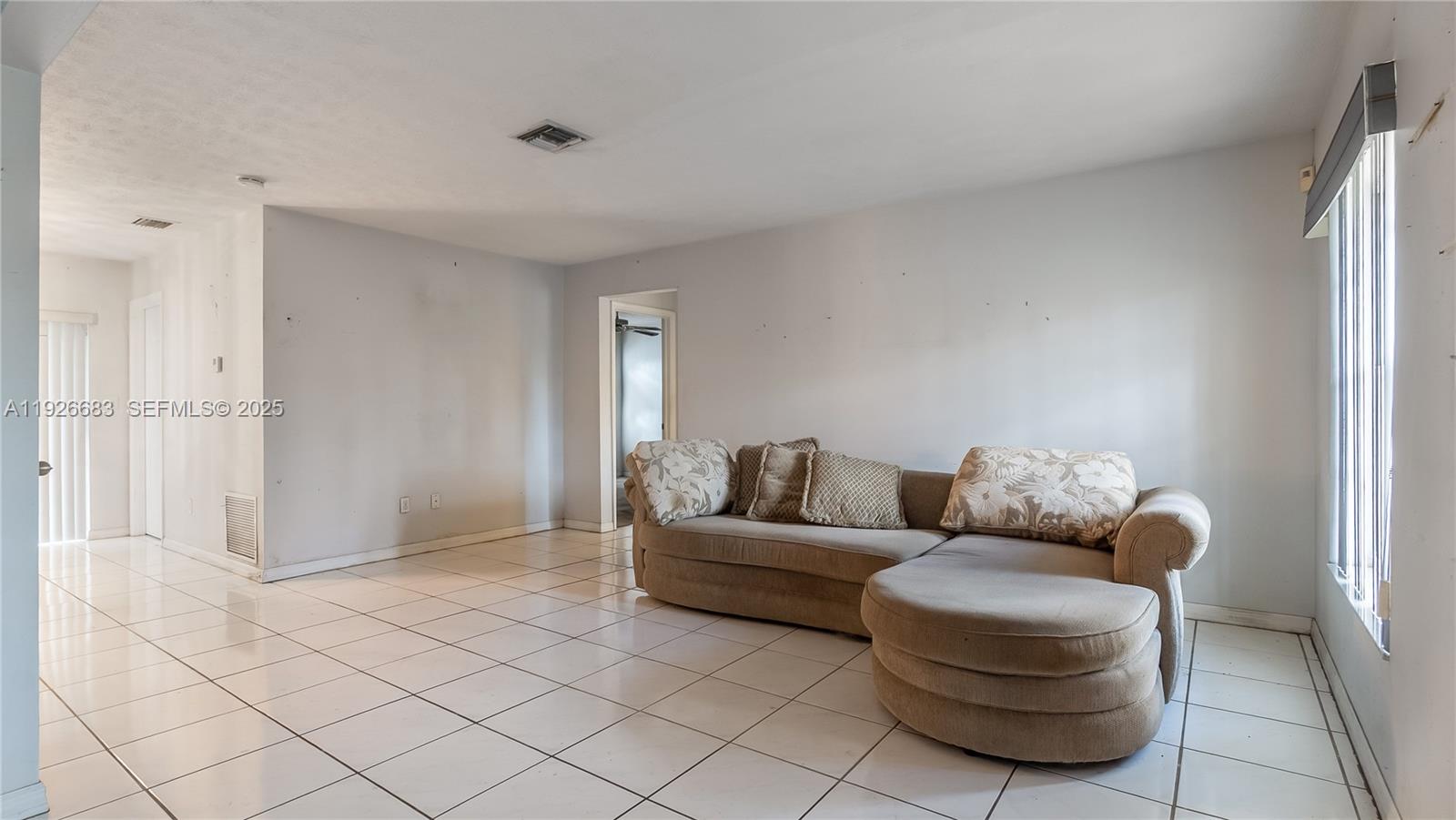 RICHMOND TOWNHOUSE - Residential