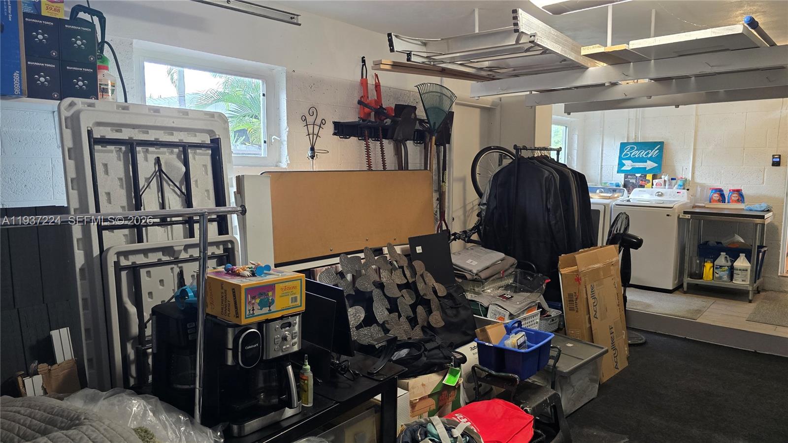 HOLLYWOOD LAKES SECTION - Residential