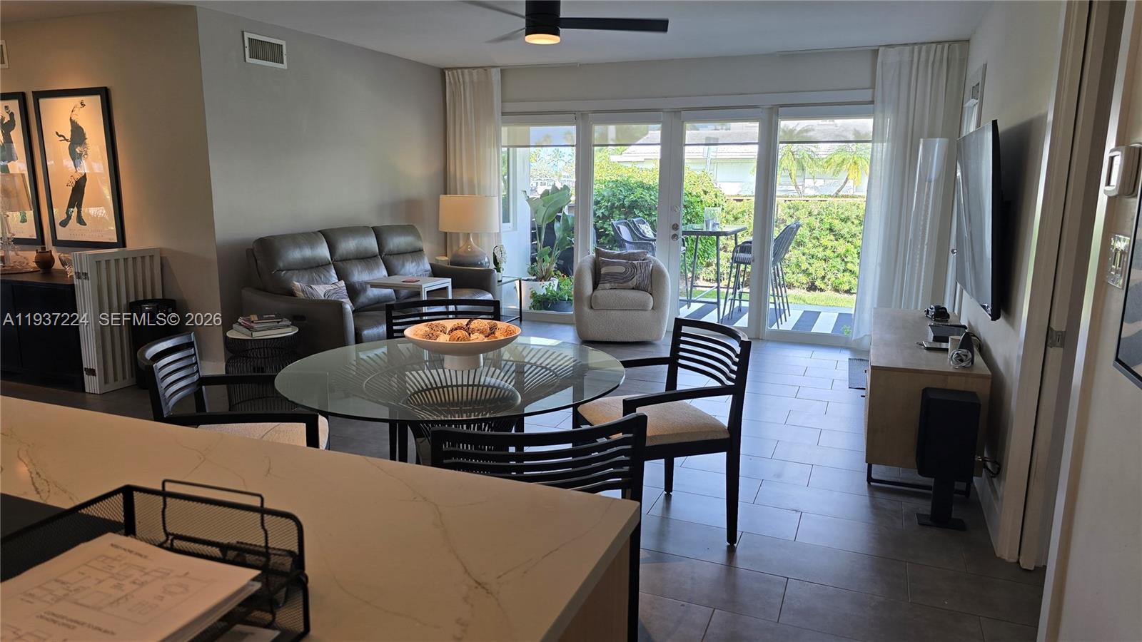 HOLLYWOOD LAKES SECTION - Residential