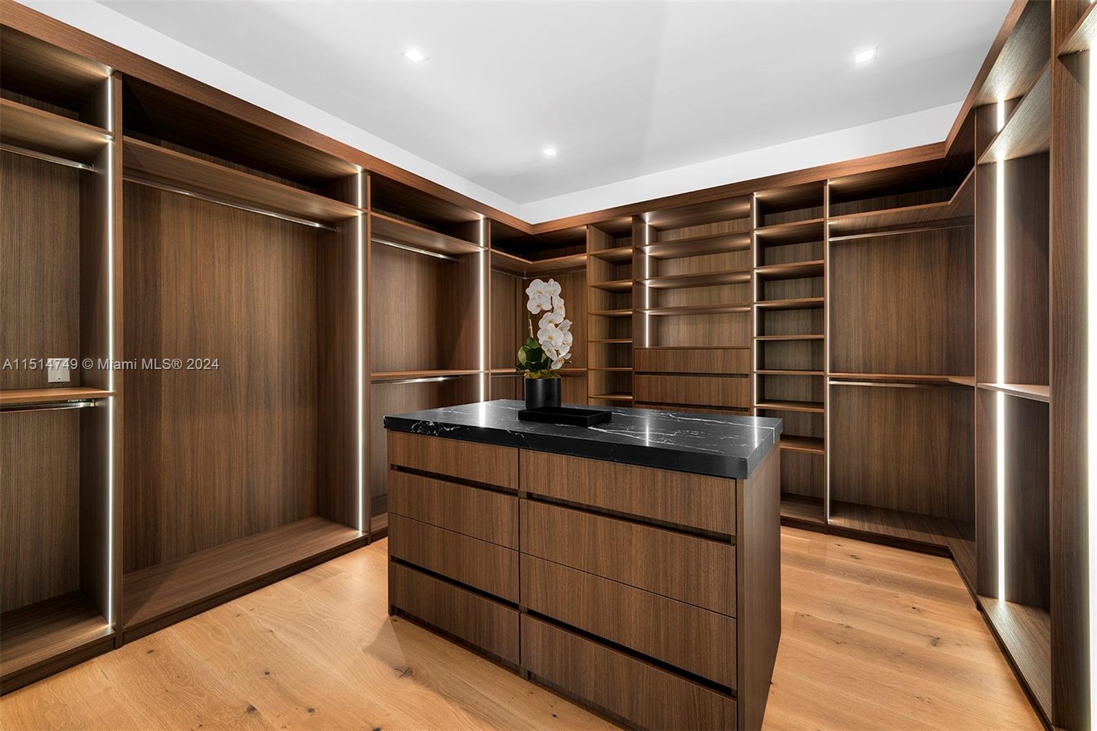 PINE ACRES ESTS - Residential