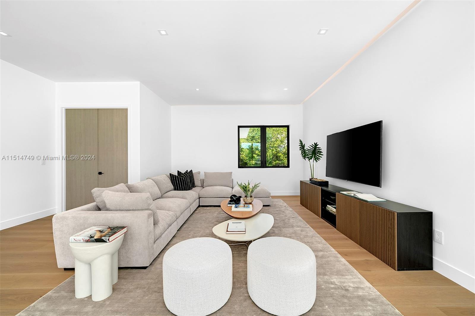 PINE ACRES ESTS - Residential