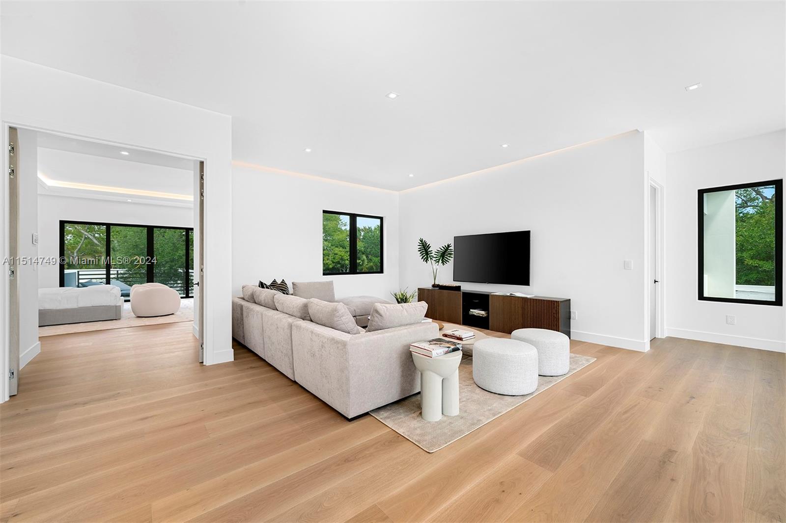 PINE ACRES ESTS - Residential