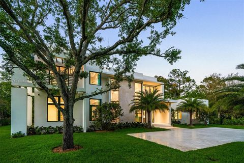 A home in Pinecrest